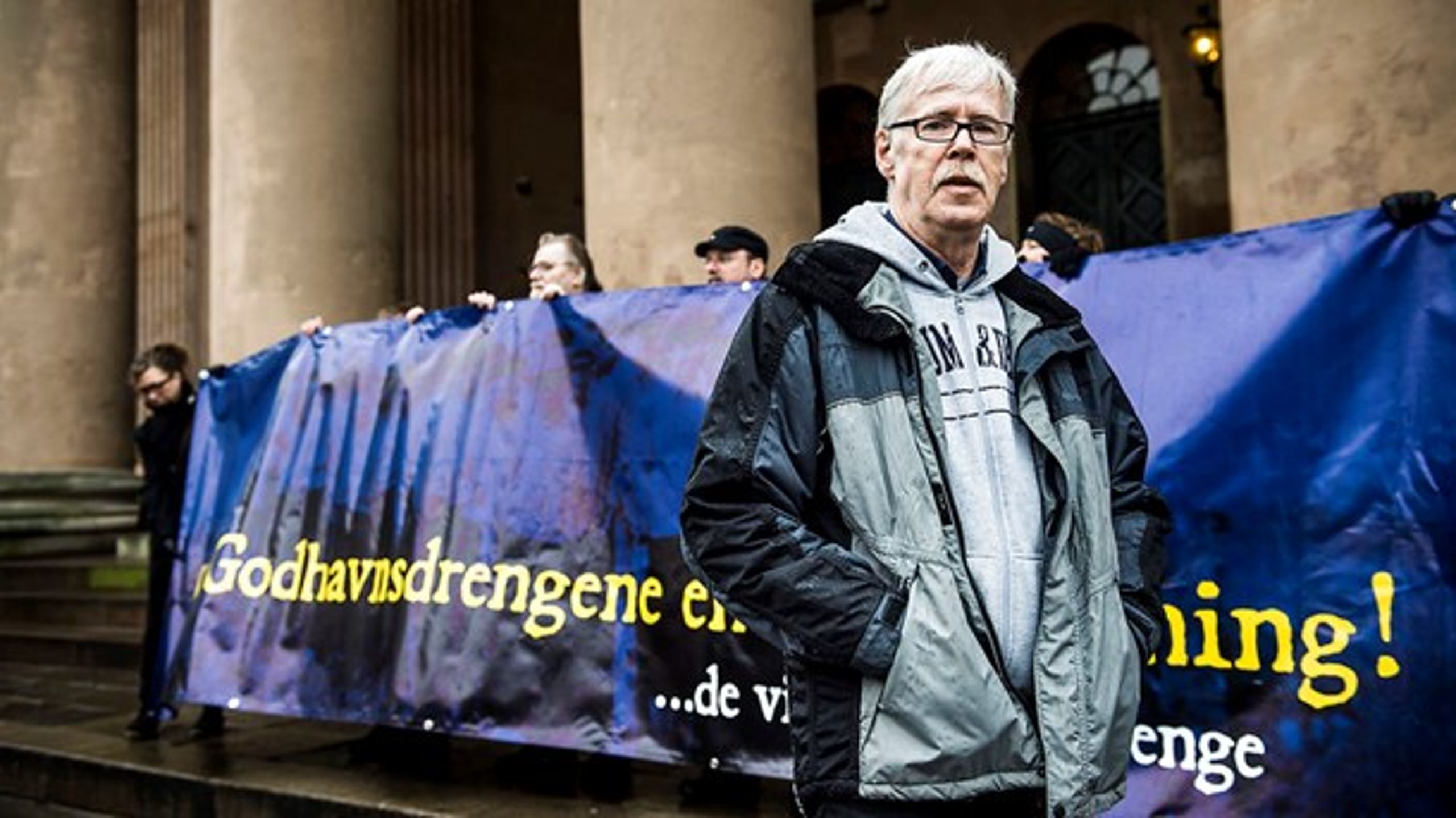 Formand for foreningen af
Godhavnsdrenge, Poul-Erik Rasmussen, under en demonstration på
Nytorv i København 26. marts 2015. Denne uge stemmer Folketinget om, hvorvidt drengene skal modtage en officiel undskyldning.