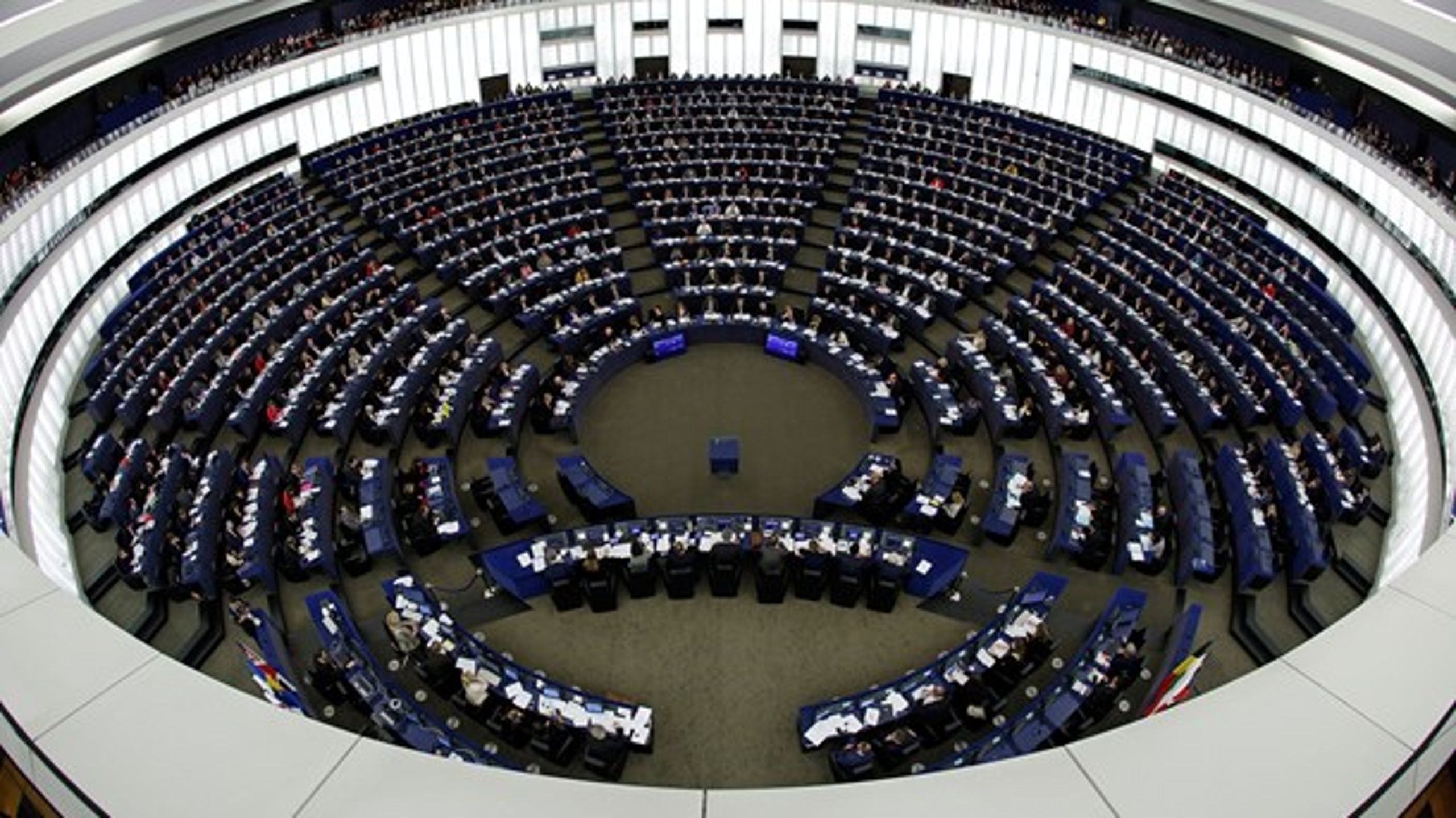 Briternes 73 pladser i Europa-Parlamentet skal fjernes, hvis det står til danskerne.&nbsp;
