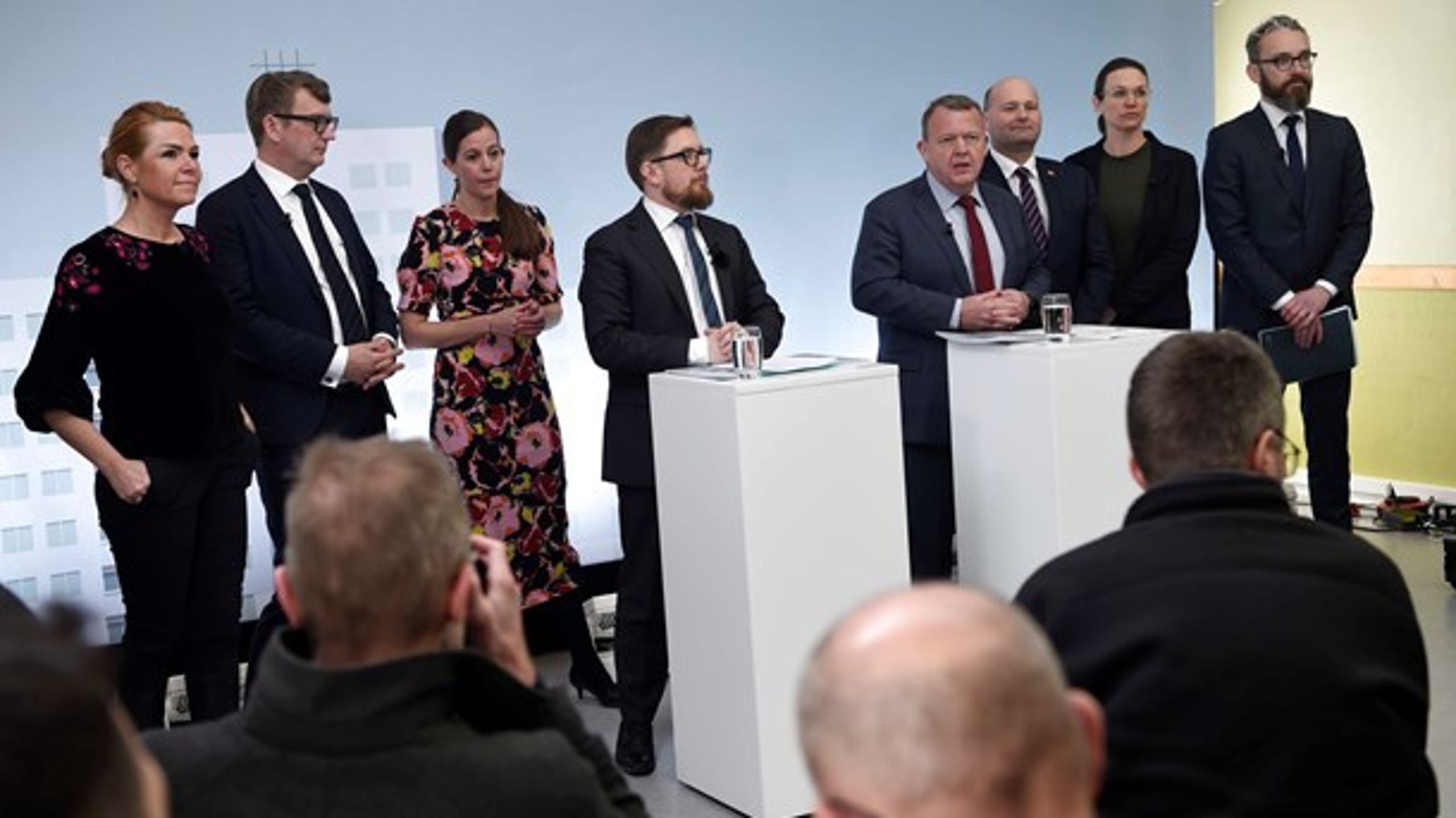 Undervisningsminister Merete Riisager (nr. 2 fra højre) under torsdagens offentliggørelse af regeringens nye ghettoudspil.&nbsp;