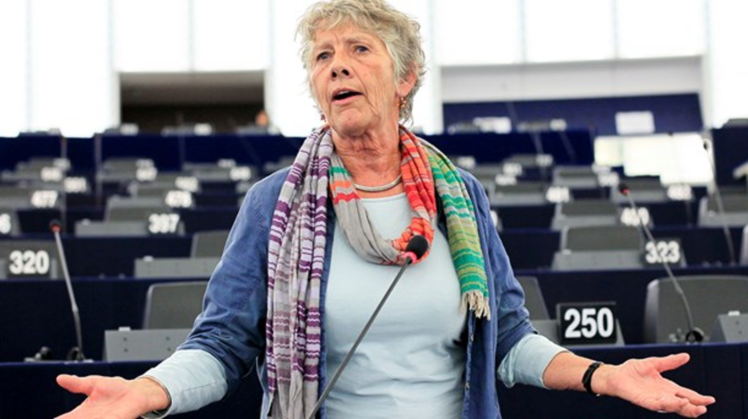 Margrete Auken (SF) opfordrer regeringen til at støtte den Europæiske Ombudsmands anbefalinger om at gøre Rådet mere åbent.