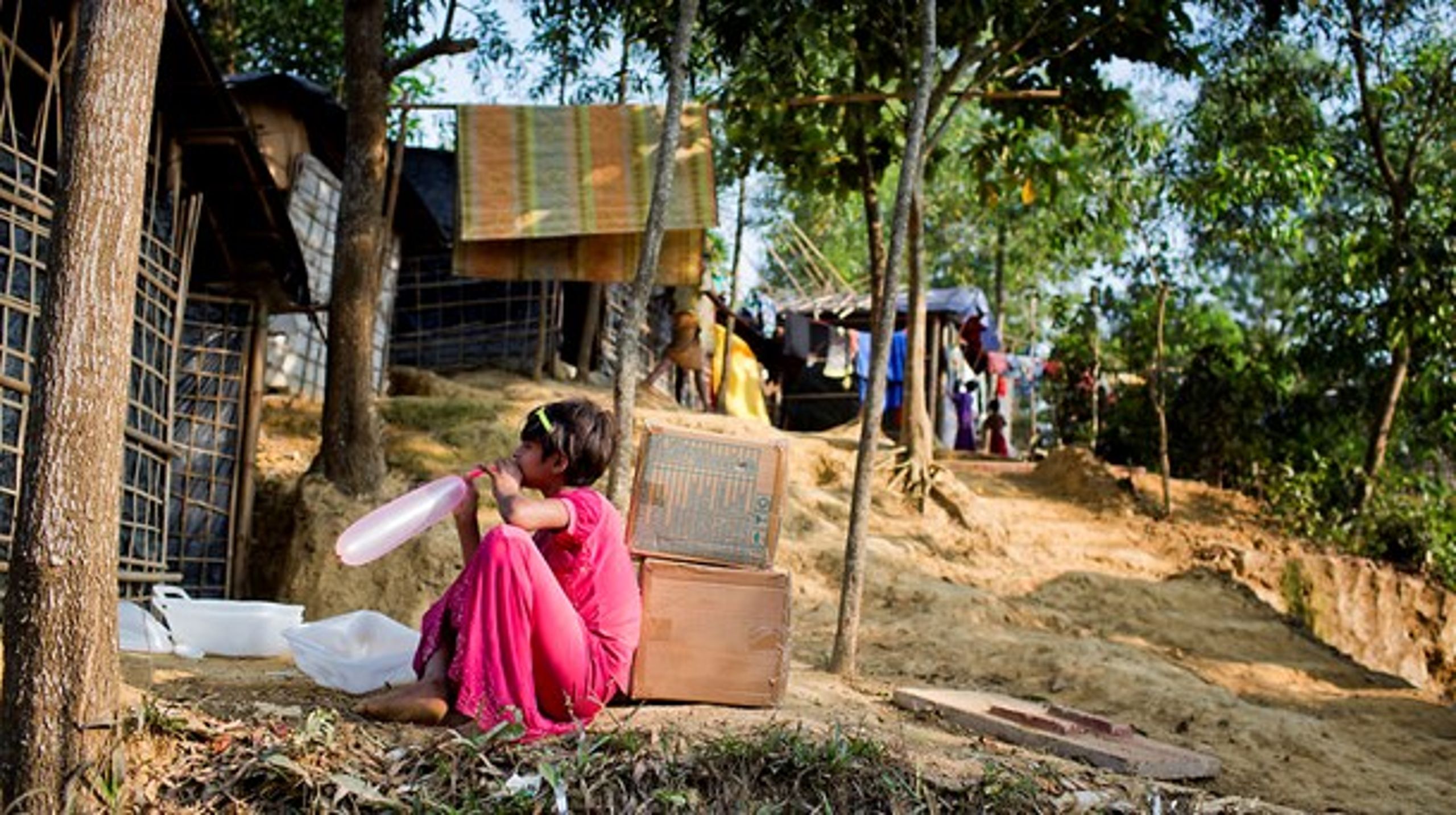 Der er brug for håb og handling, hvis den million flygtninge, der er presset sammen i Cox's Bazar i Bangladesh, skal have en fremtid, skriver Rasmus Stuhr Jakobsen.