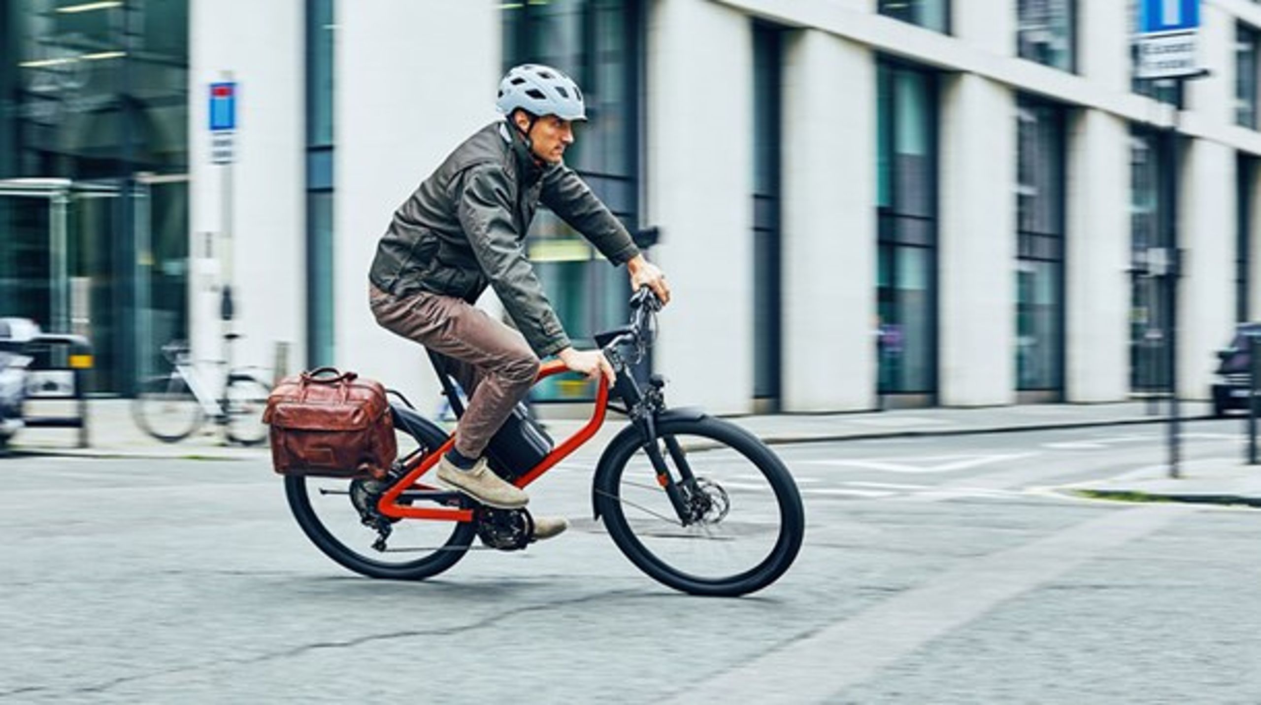 En række organisationer advarer mod at lukke nye højhastighedselcykler ud på de danske cykelstier.