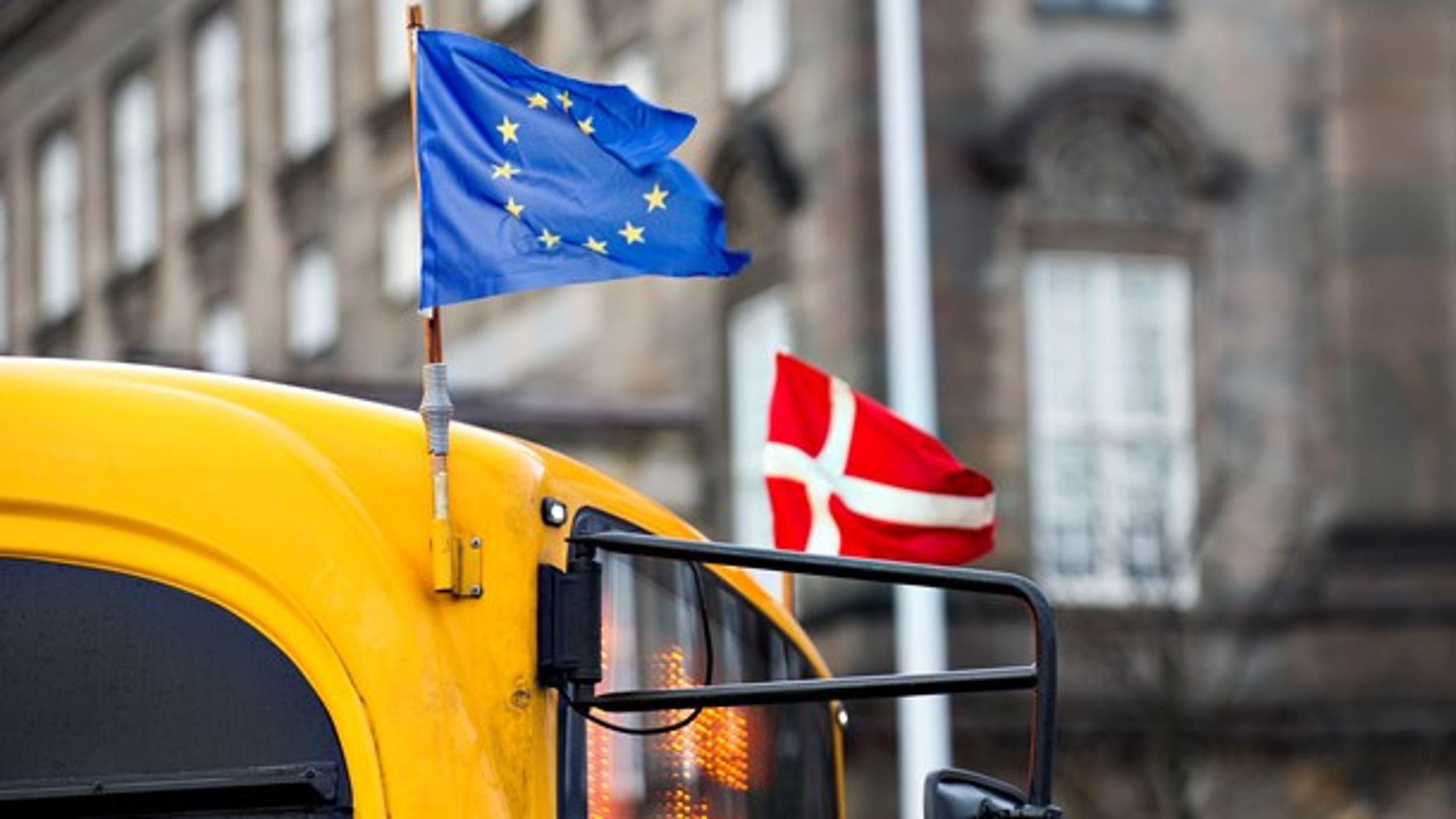 Danmark og EU er ifølge et flertal af danskerne et godt match. Hvis danskerne skulle stemme om medlemskab af EU i morgen, vil 55 procent af danskerne ifølge Epinion stemme ja til EU. 28 procent vil ifølge målingen stemme sig ud af EU.