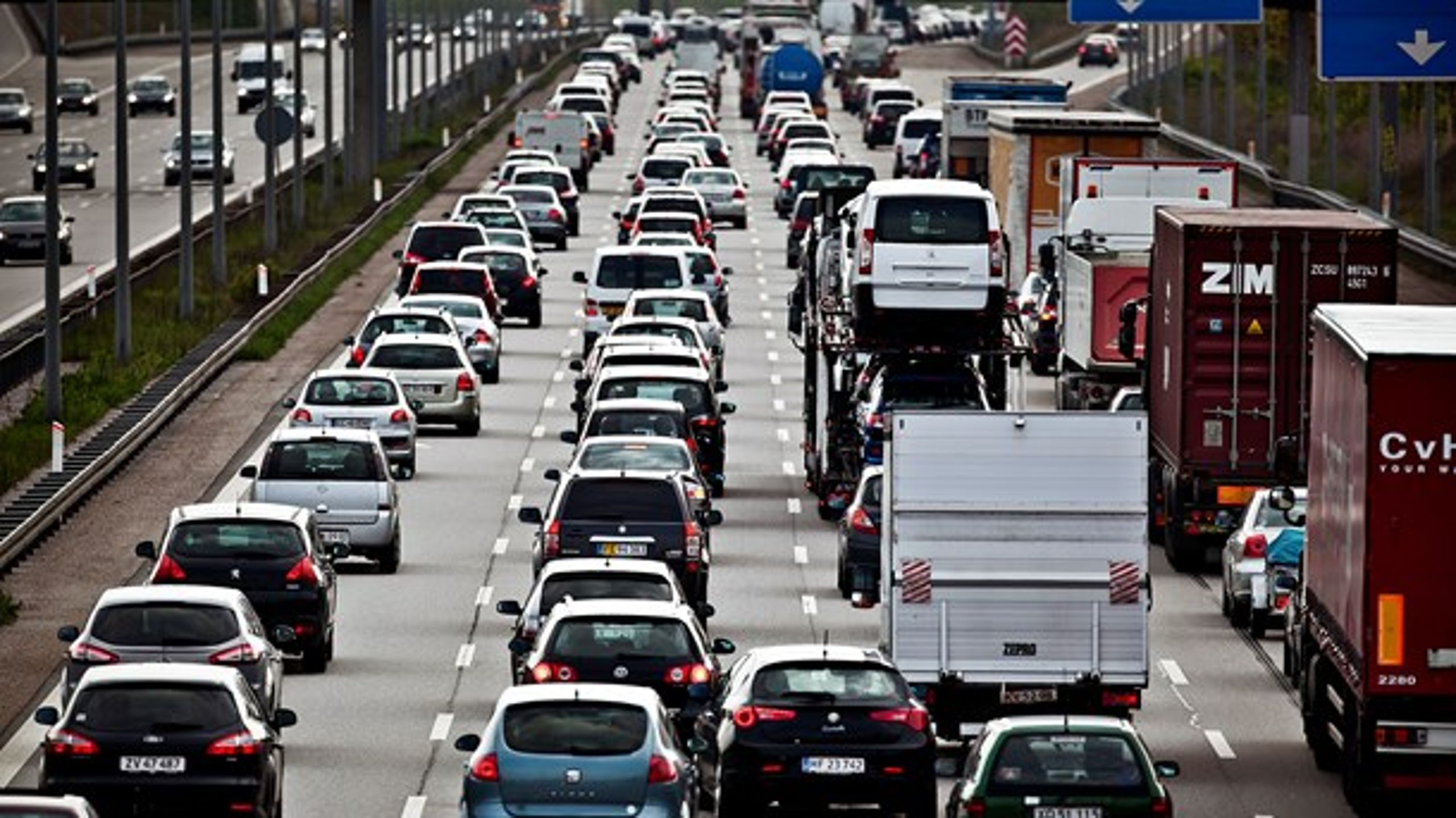 Flere og større motorveje genererer flere biler, og så vender trængselsproblemet blot tilbage, skriver Henning Hyllested, transportordfører for Enhedslisten.