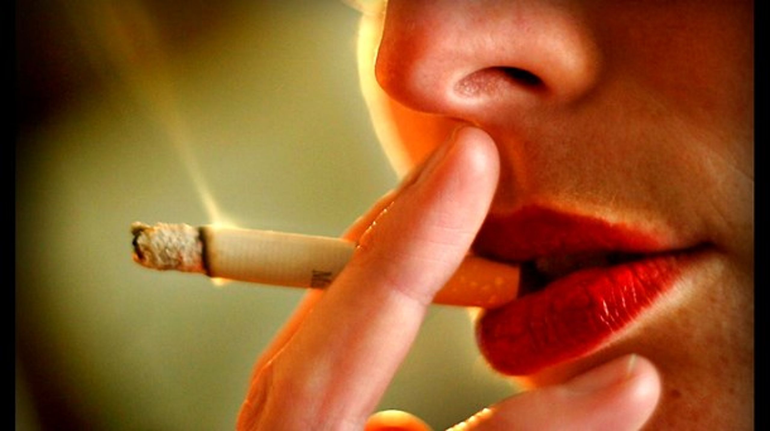 Blandt De Samvirkende Købmænds forslag til en ny tobakslov er der forslag om højere priser, tobak under disken, bøde til unge under 18, der køber tobak, og ID-krav til alle under 23.