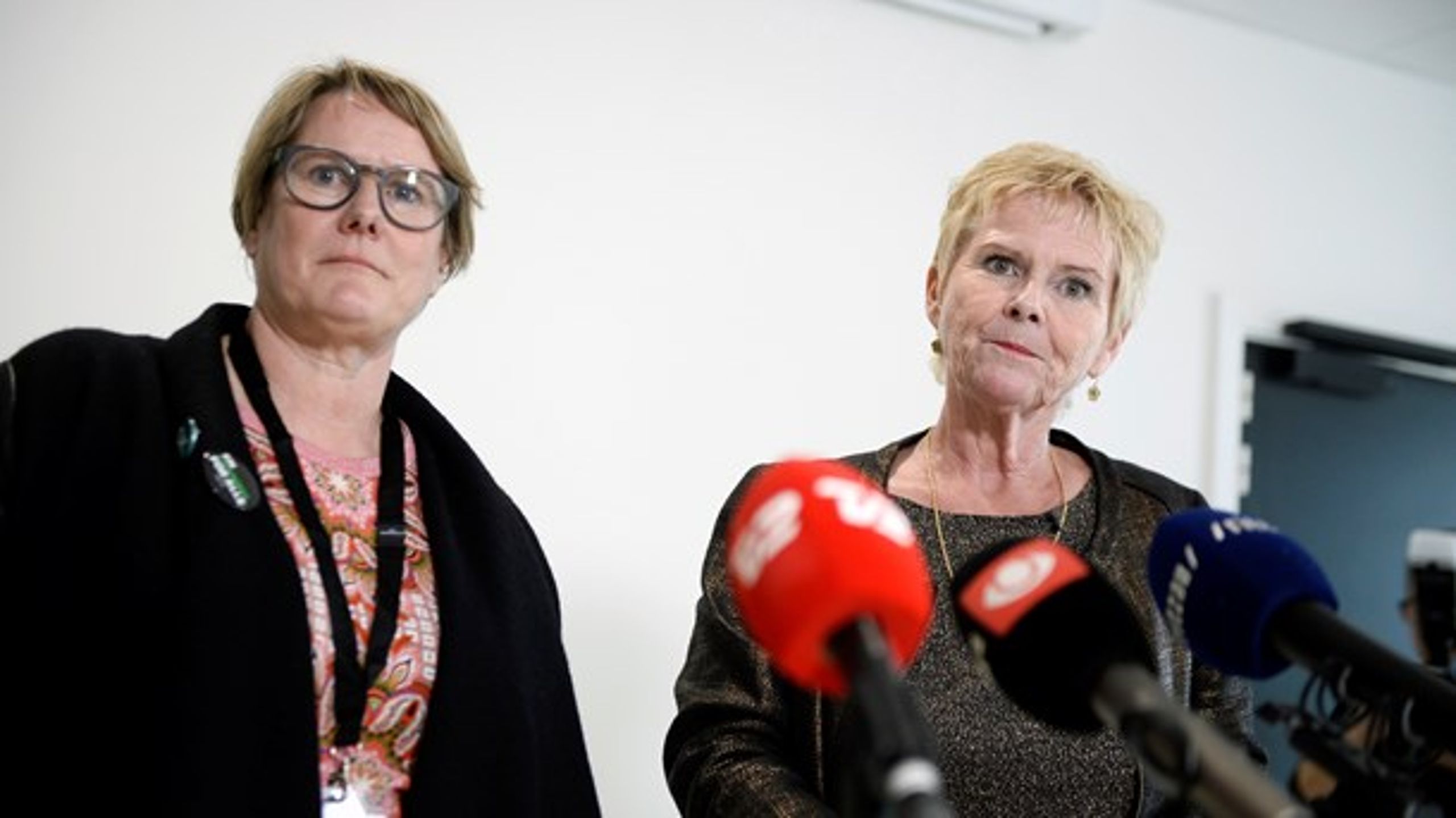 LO-formand Lizette
Risgaard (th.) og formand for FTF Bente Sorgenfrey kunne på et
pressemøde i Odense bekendtgøre, at begge organisationer har stemt ja til
en fusion.