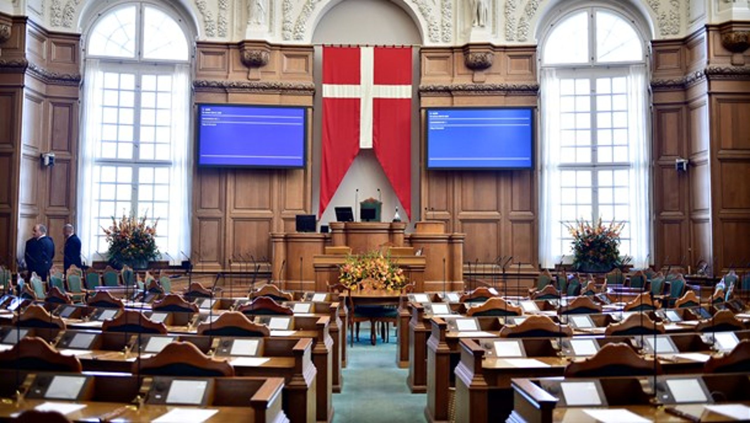 Ramaskrig over Dannebrog i Folketingssalen bidrager til følelsen af, at dansk kultur er under pres, skriver Ida Auken.