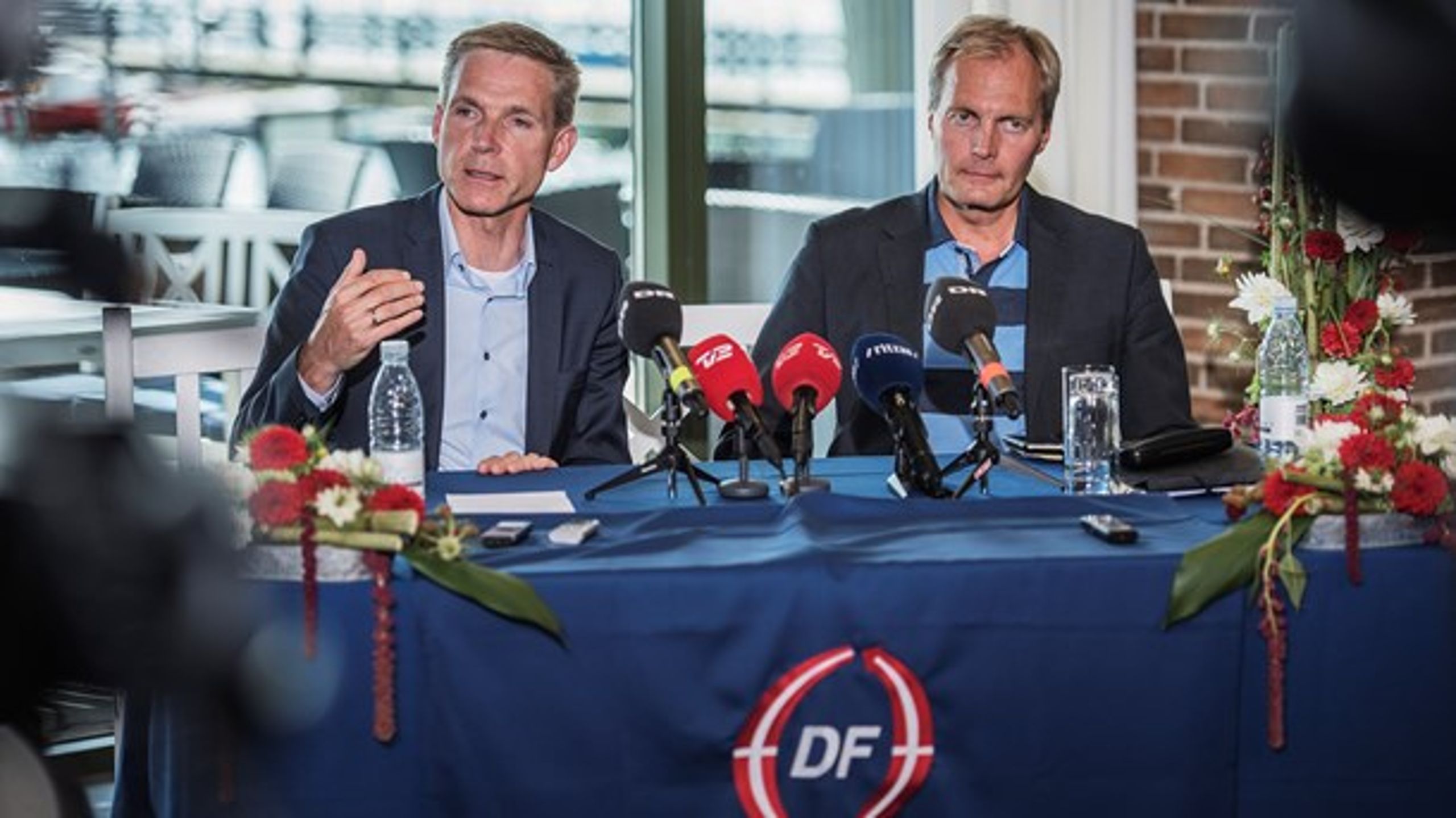 DF er i øjeblikket mere populære blandt arbejderne end Socialdemokratiet. Det viser en ny undersøgelse, som valgforsker Kasper Møller Hansen har lavet for Altinget.