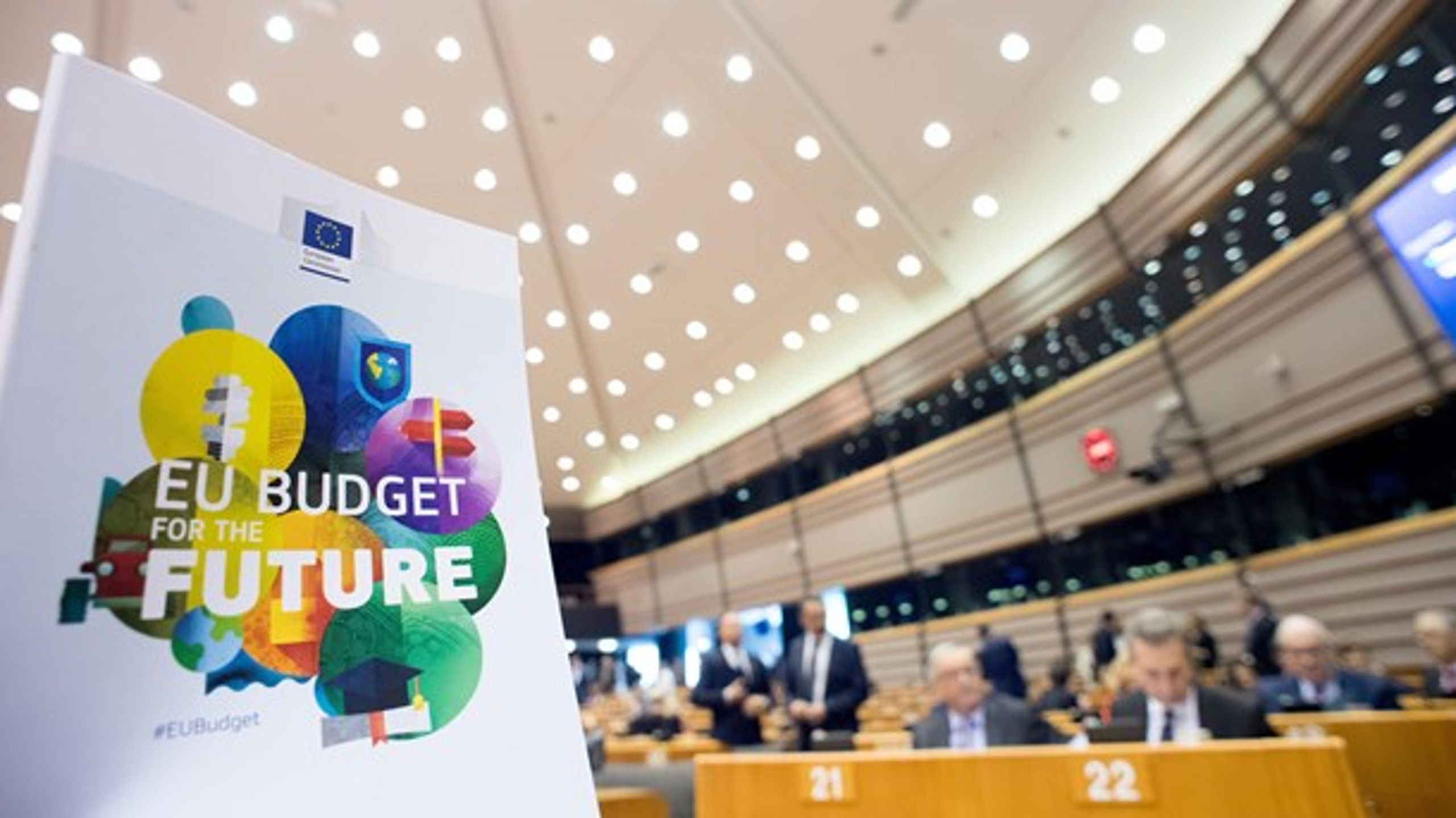 EU-Kommissionen fremlagde onsdag sit udspil til budgettet for 2021-2027. Billedet er fra Europa-Parlamentet. I baggrunden anes kommissionsformand Jean-Claude Juncker og budgetkommissær Günther H. Oettinger.