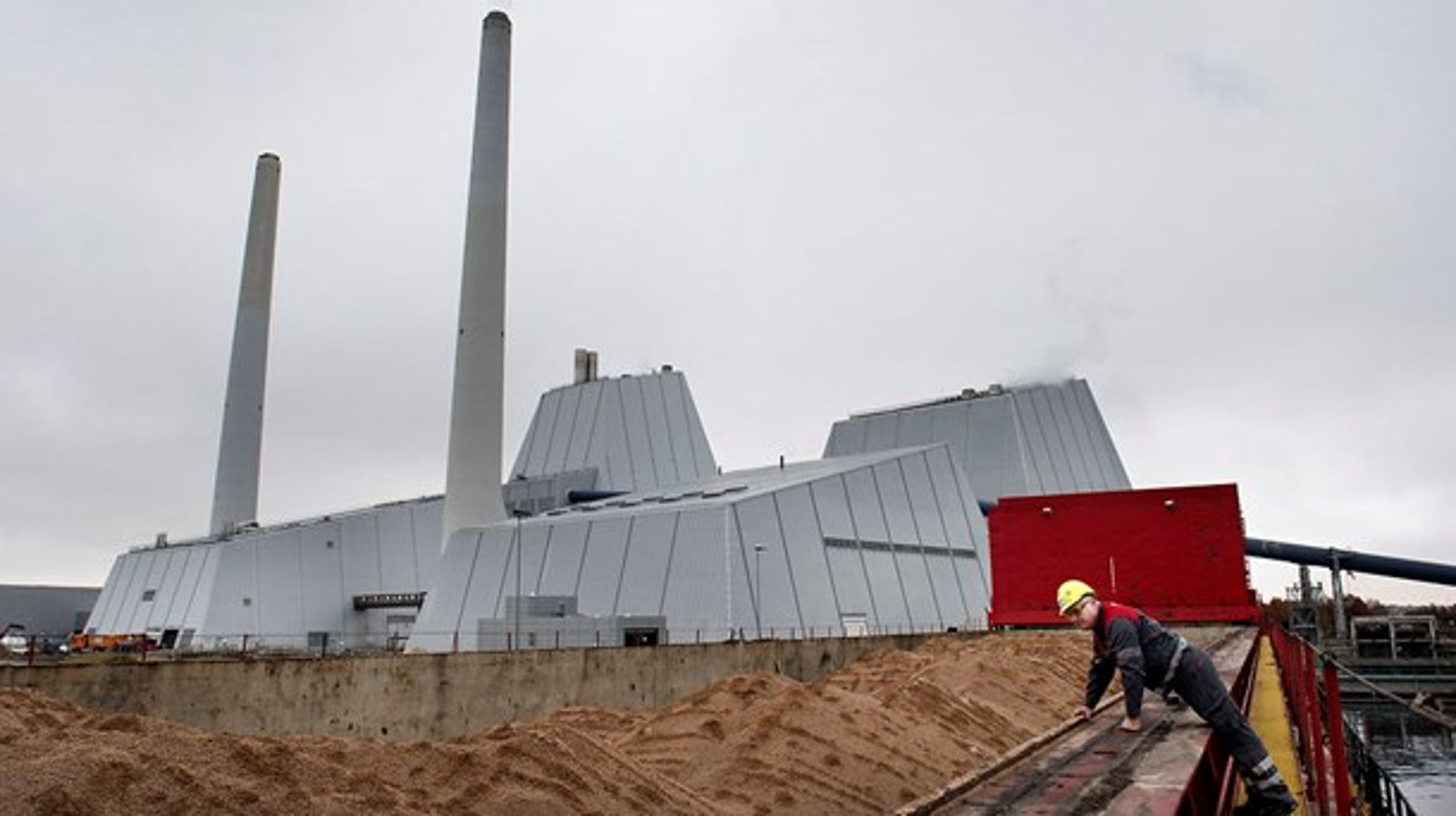 Avedørekraftværket er blevet omdannet til et biomassefyret kraftværk der bruger træpiller. Arkivfoto.