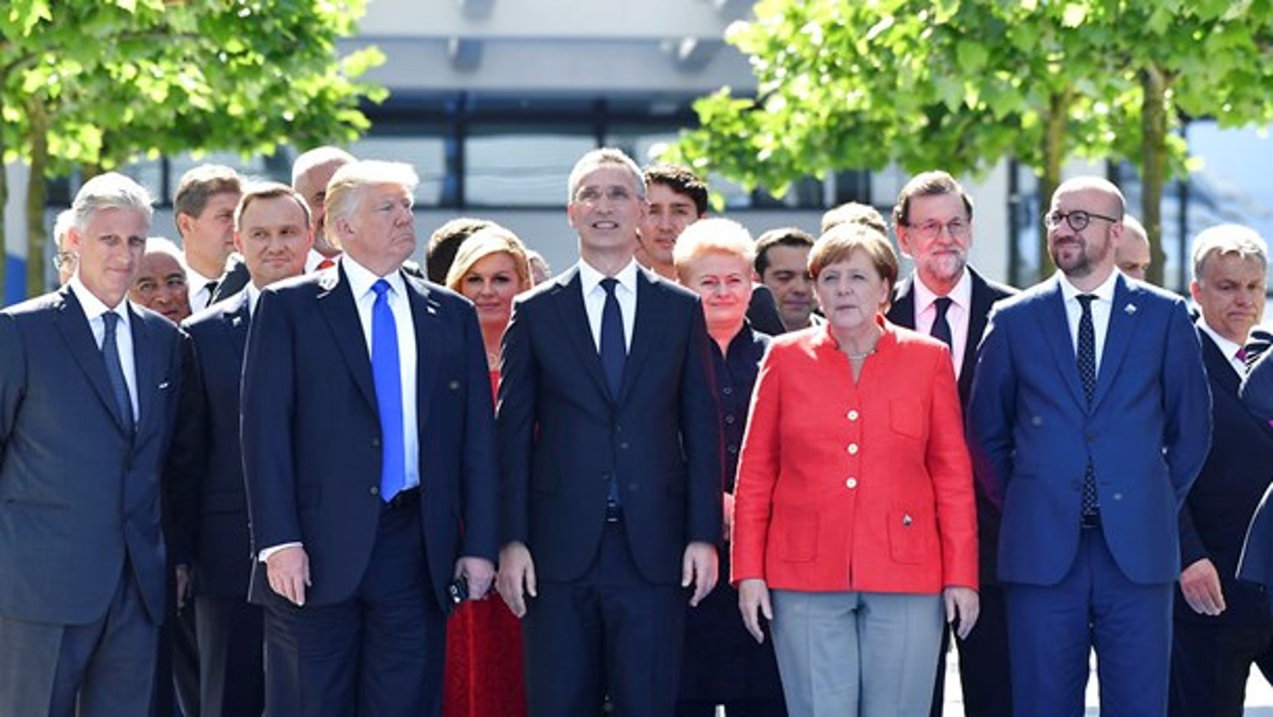 Natos stats- og regeringschefer ved topmødet i 2017 med USA's præsident, Donald Trump, Nato-generalsekretær Jens Stoltenberg og Tysklands forbundskansler, Angela Merkel, i midten.