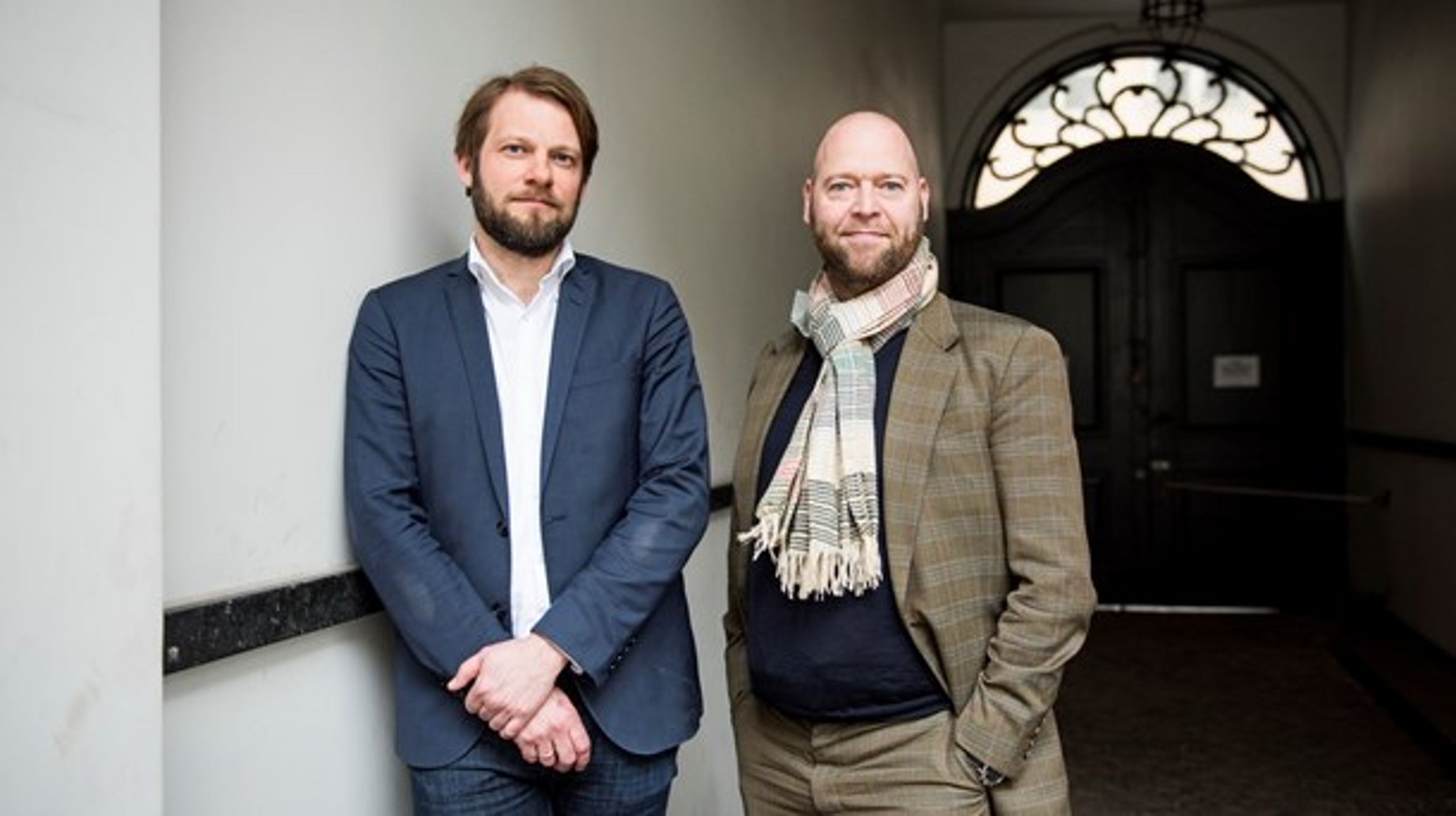 Dennis Nørmark og Anders Fogh Jensen har med 'Pseudoarbejde' begået en bog, der sætter fokus på en del af det moderne arbejdes skyggesider.