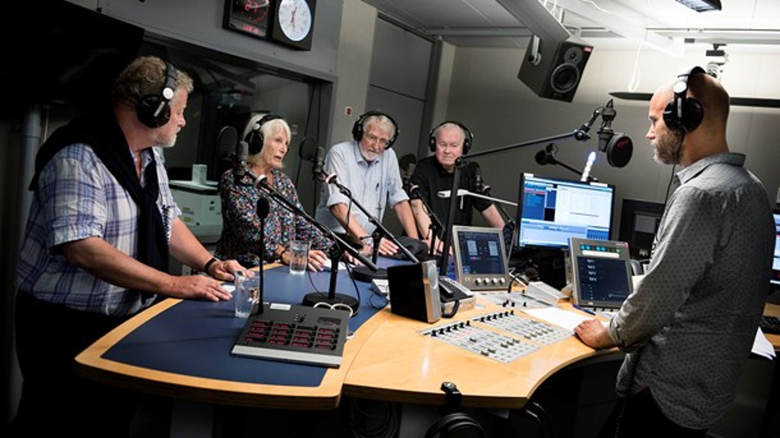 Radioavisen fejrede 90-årsjubilæum i 2016. I dag lytter ni ud af ti danskere stadig til flow-radio mindst en gang om ugen.