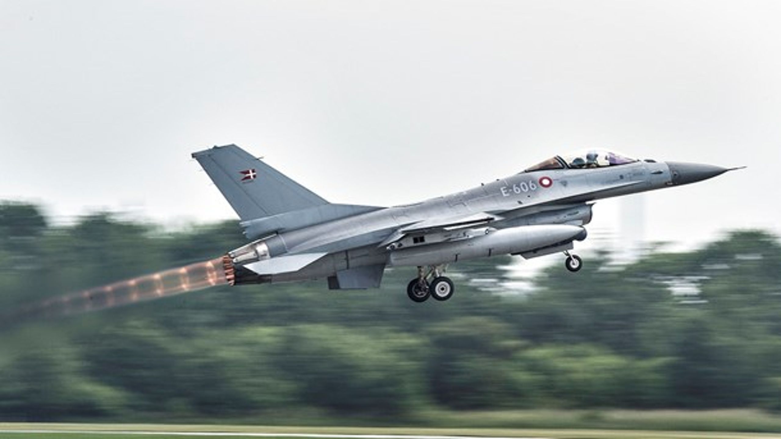 F-16-fly letter fra Flyvestation Skrydstrup.&nbsp;