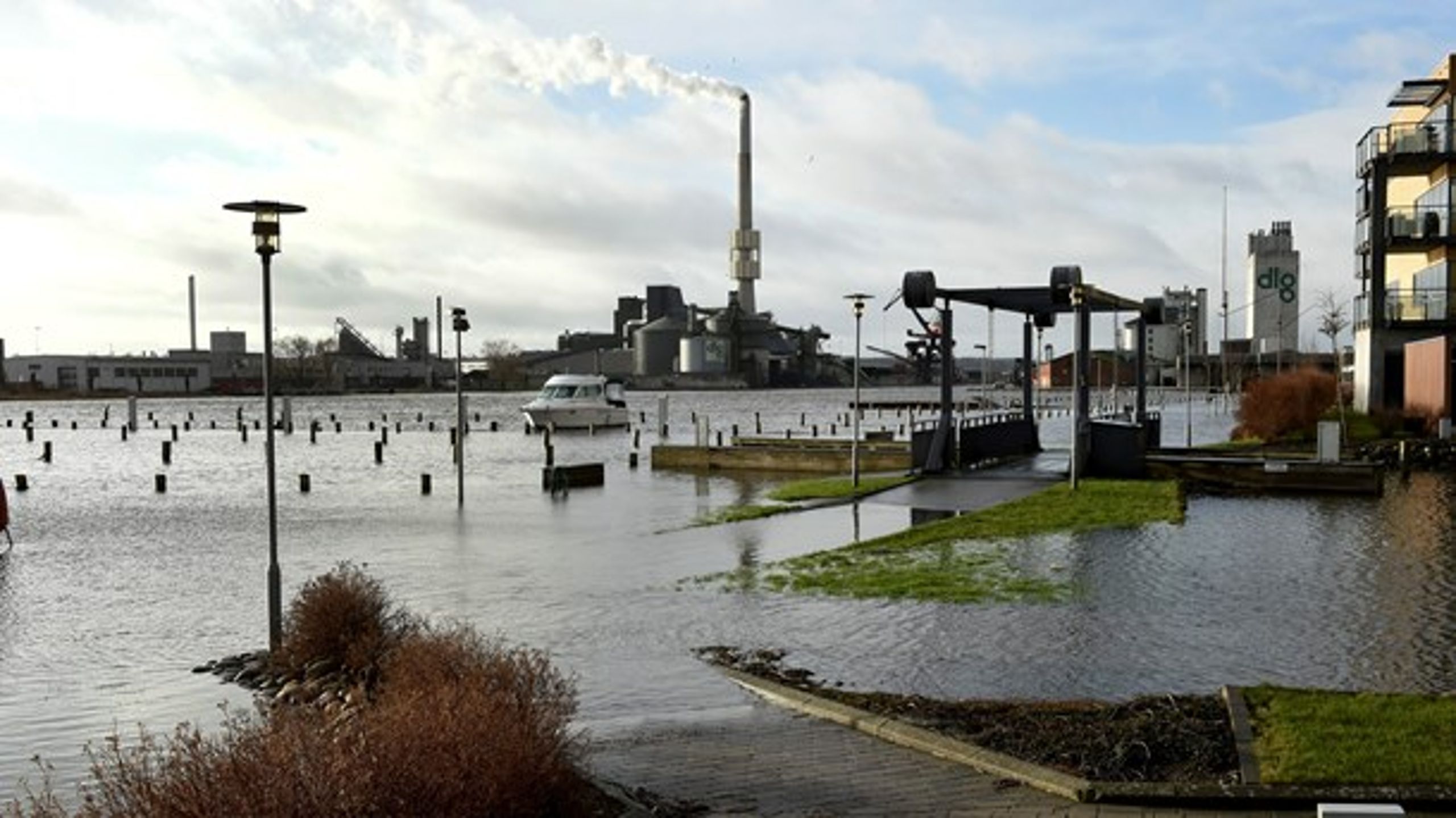 Oversvømmelser bliver mere og mere hyppige i takt med, at klimaet ændrer sig, som her i Randers efter et skybryd i 2015.&nbsp;