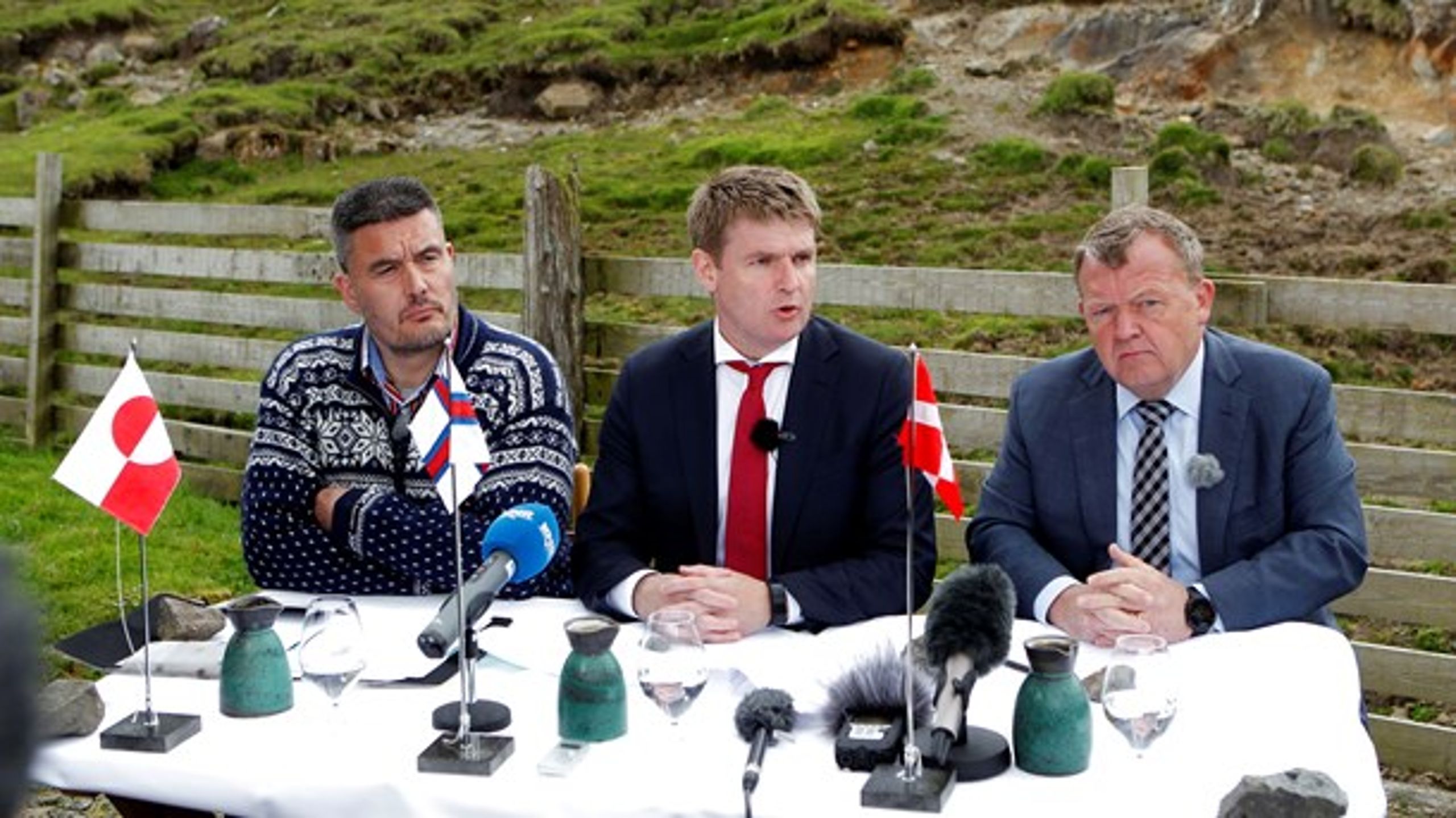 Statsminister Lars Løkke Rasmussen,
lagmand Aksel V. Johannesen og formand for Naalakkersuisut, Kim
Kielsen, efter rigsmødet på Færøerne tirsdag.<br>