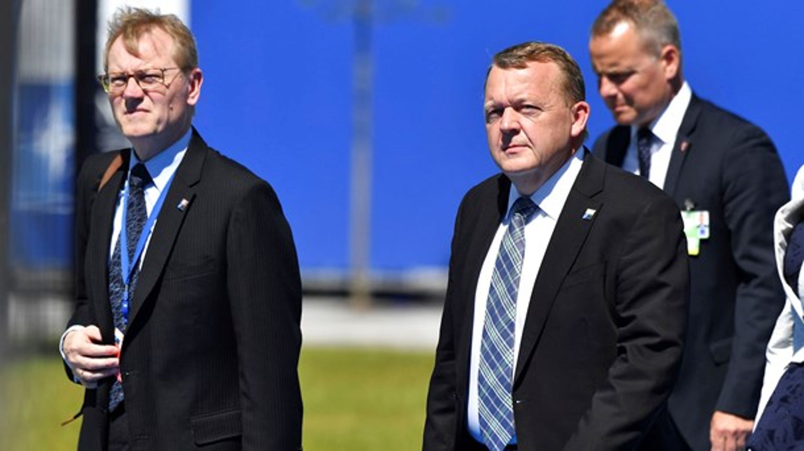 Danmark har afsat penge nok til forsvar, siger ambassadør Michael Zilmer-Johns (t.v.), der her ses sammen med statsminister Lars Løkke Rasmussen (V) under sidste års Nato-topmøde.