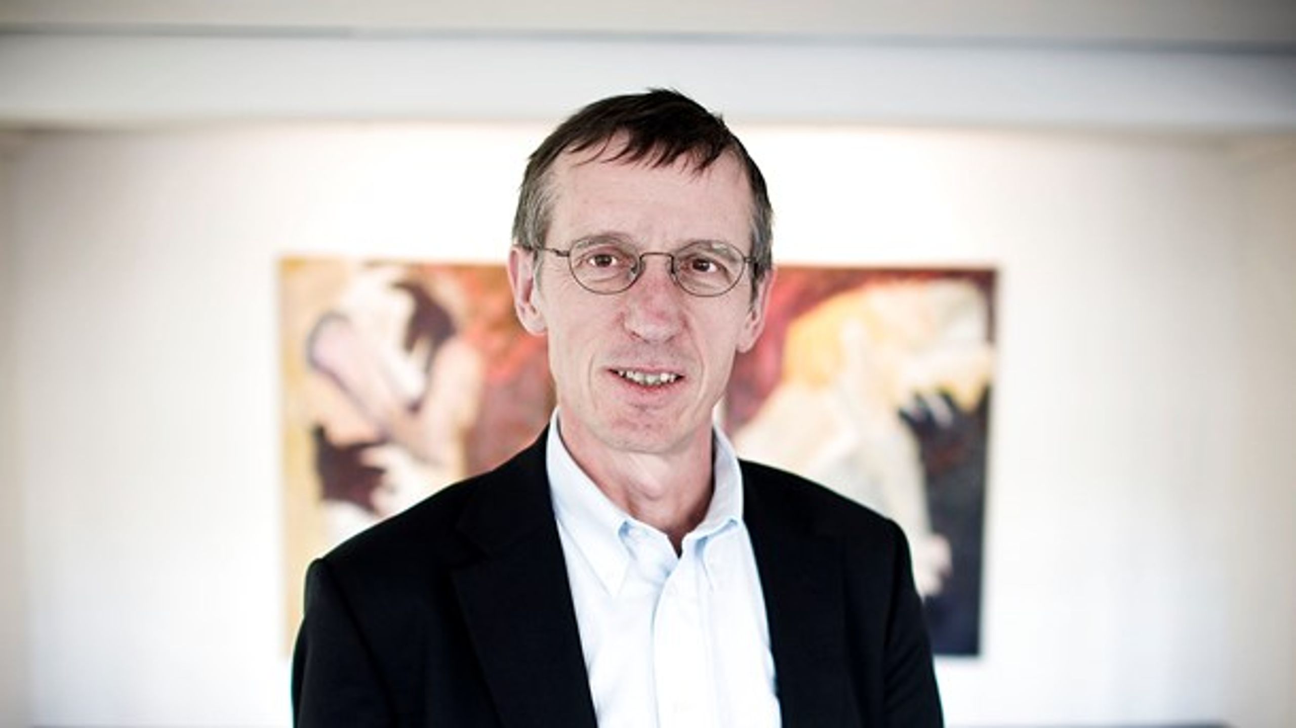 Professor og centerleder Lars Qvortrup&nbsp;kritiseres for at udelukke ny forskning i dagtilbud på baggrund af ideologiske forskningskriterier.