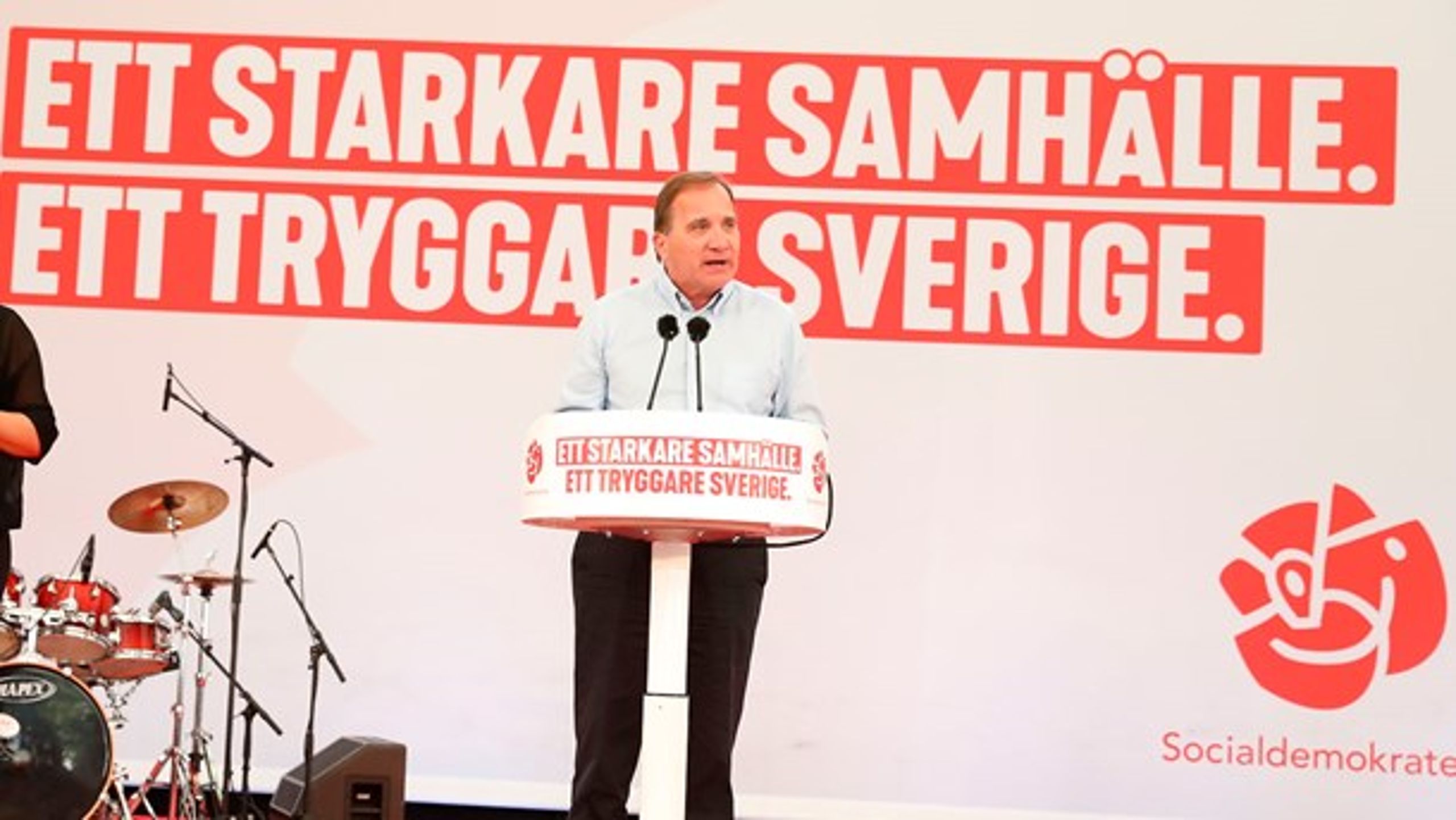 Den svenske statsminister, Stefan Löfven, kæmper for sit politiske liv i en valgkamp, der kan vende op og ned på svensk politik efter næste søndag.