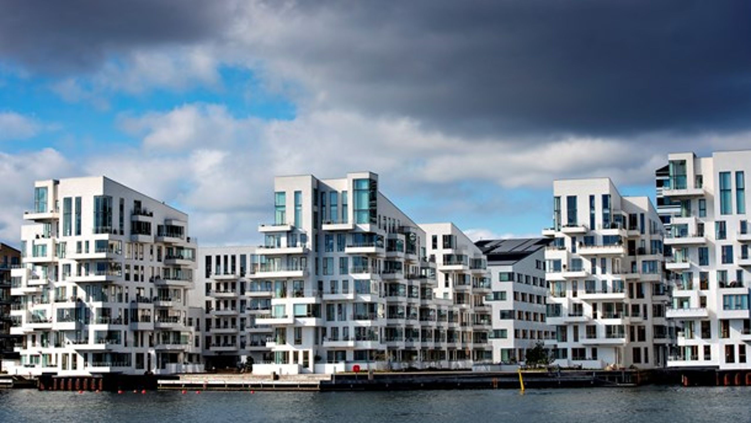 Det nye kvarter Havneholmen i Sydhavnen er som så mange andre attraktive kvarterer i København&nbsp;i fare for at blive reduceret til utrygge hotelområder, mener Frank Jensen.
