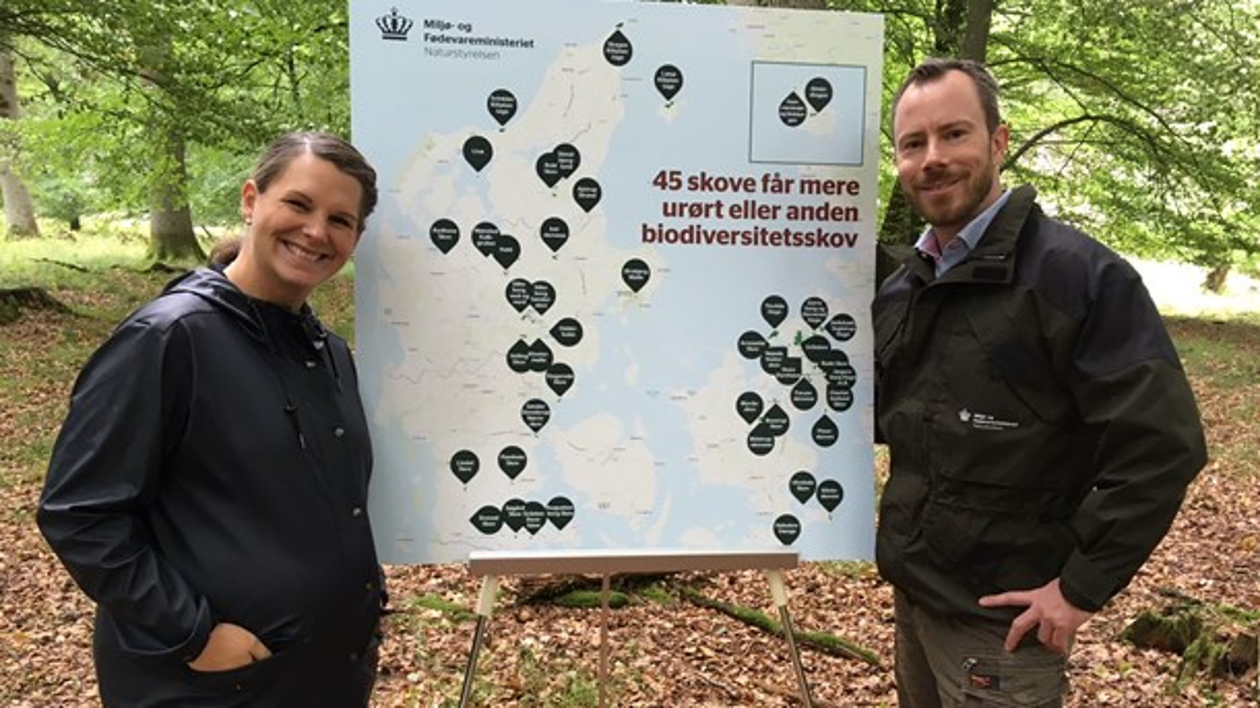 Konservatives Mette Abildgaard og miljø- og fødevareminister Jakob Ellemann-Jensen præsenterer blå bloks&nbsp;skovplaner.<br>