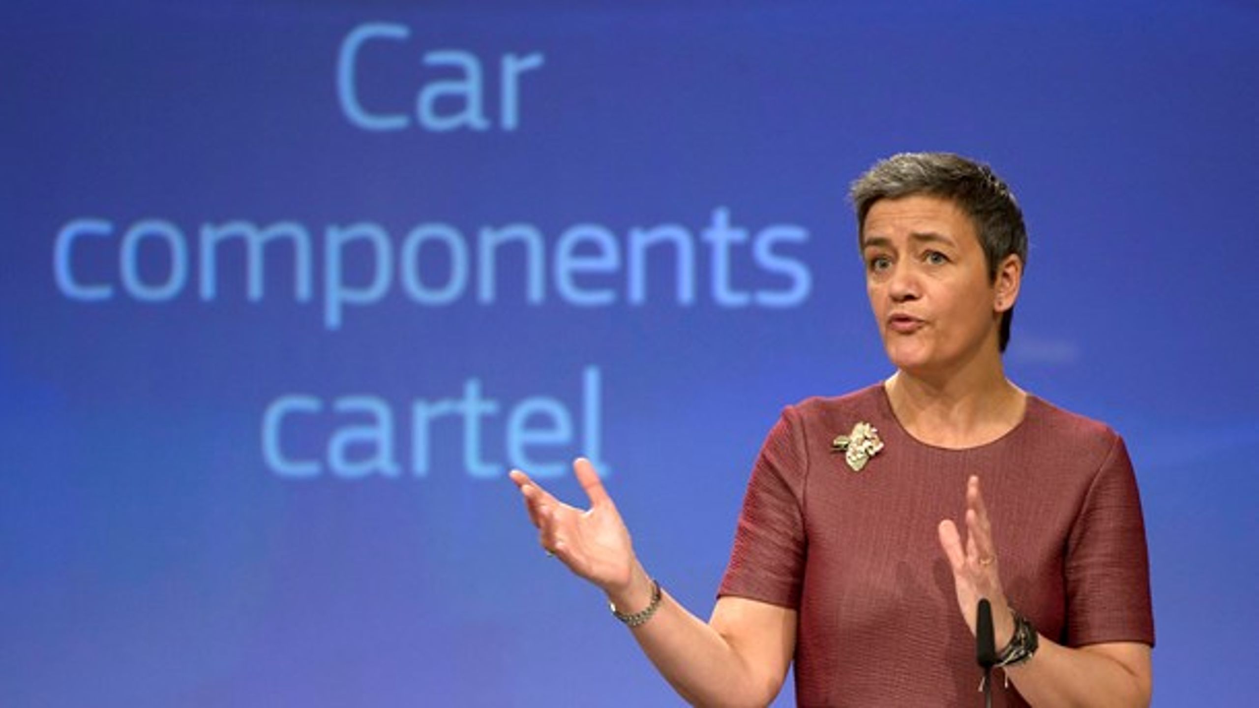 Margrethe Vestager har en mistanke om, at&nbsp;BMW, Daimler, Folkevogn, Audi og Porsche har dannet kartel for at forhindre udviklingen og udbredelsen af renere teknologi i diesel- og benzinbiler.