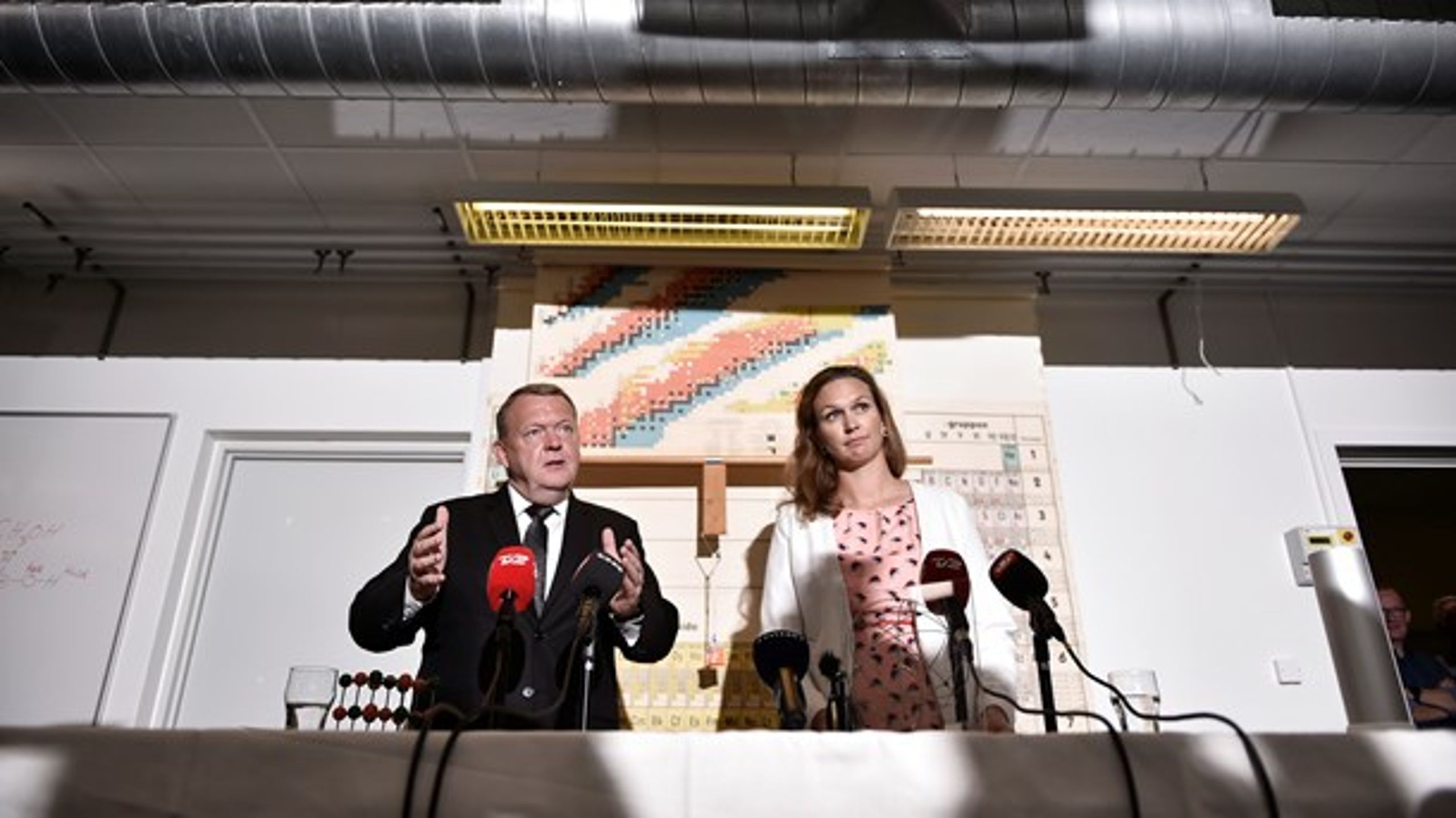 Statsminister Lars Løkke Rasmussen (V) og undervisningsminister Merete Riisager (LA) præsenterede regeringens justeringer af folkeskolereformen 11. september.