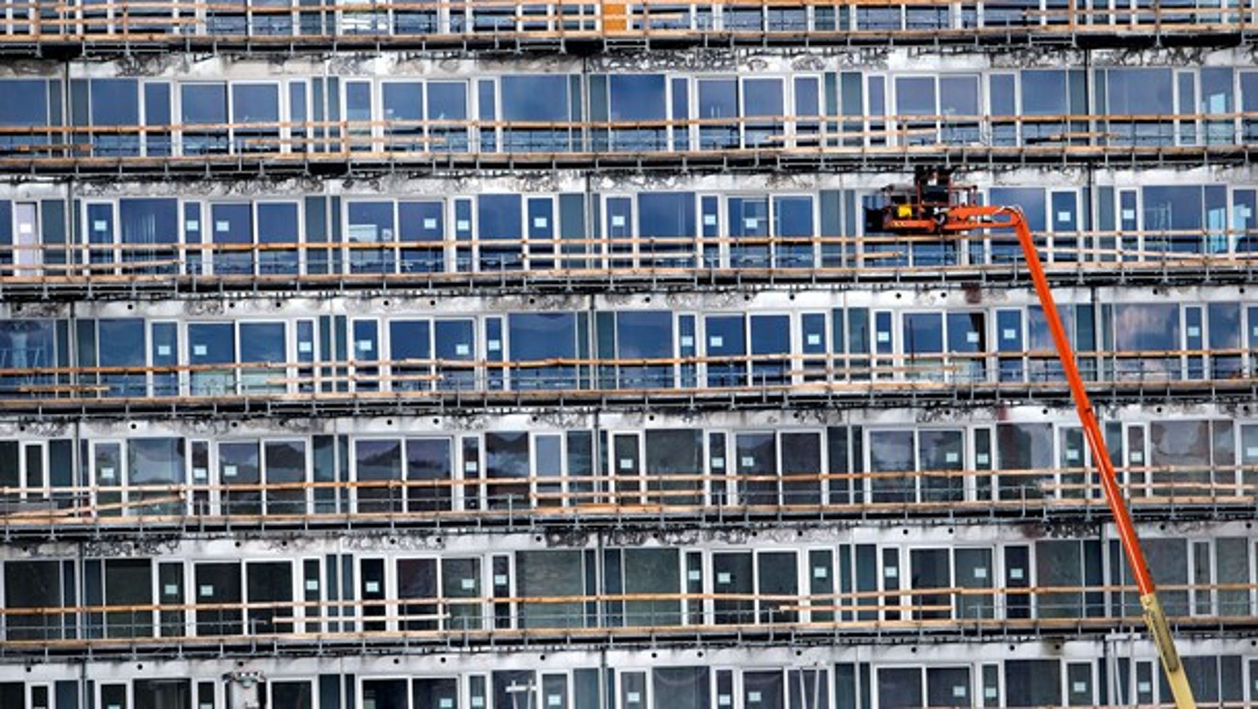 I Aarhus Havn skal der fremover bygges lejligheder, hvor vinduerne ikke kan åbnes på grund af støj og luftforurening. (Foto: Henning Bagger/Ritzau Scanpix)