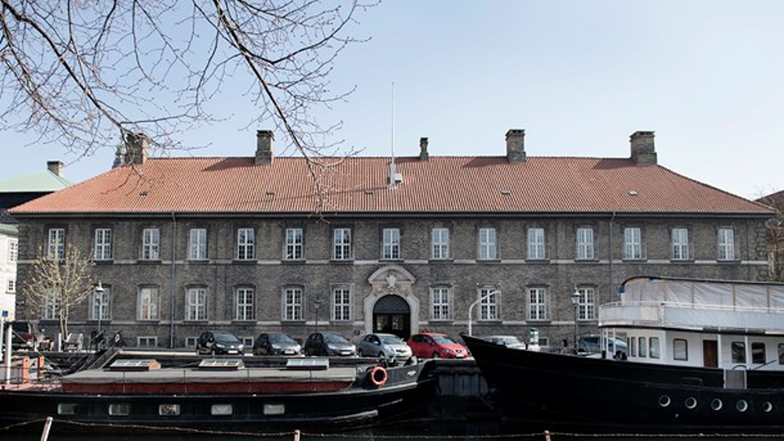 Undervisningsministeriet ved Frederiksholms Kanal.