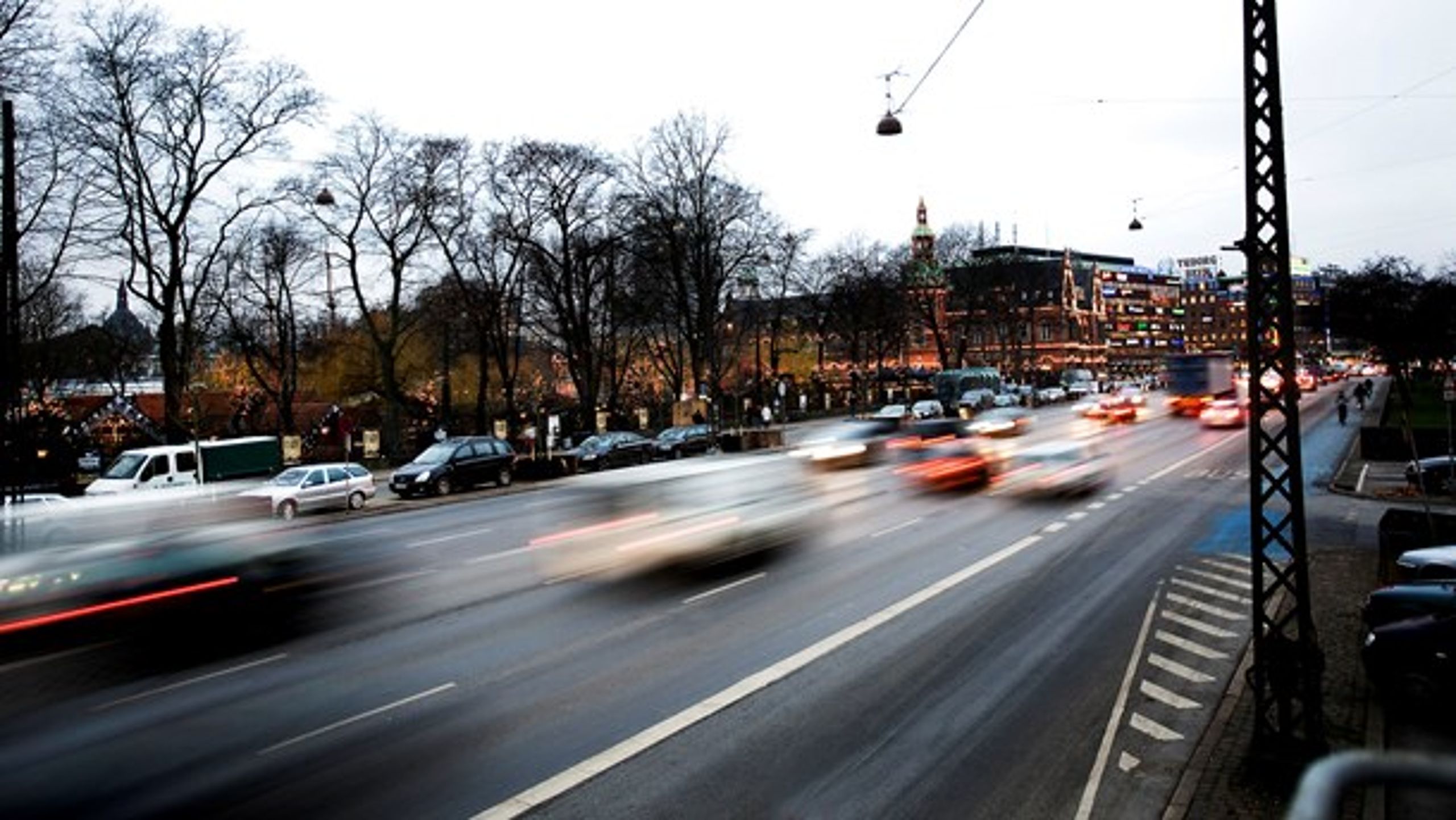En nedgravet ringvej skal lede en stor del af trafikken uden om Københavns centrale by. Pengene skal komme fra salg af byggegrunde i en endnu ikke eksisterende bydel.