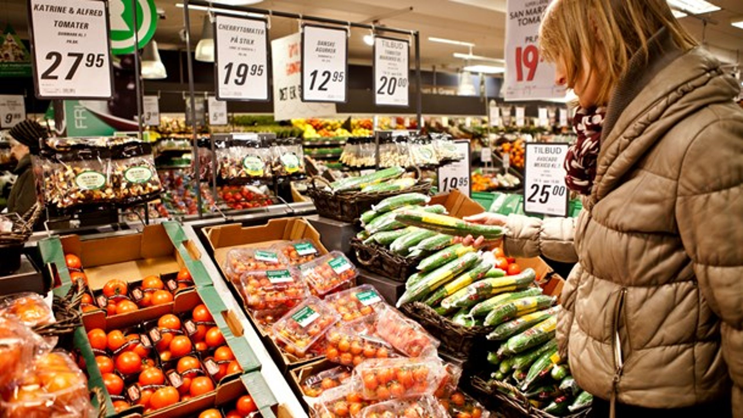 Der opstår hurtigt mange dilemmaer, når man som forbruger skal afveje økologi, dyrevelfærd og klima i supermarkedet, skriver Jeppe Rønnebæk Kongsbak.