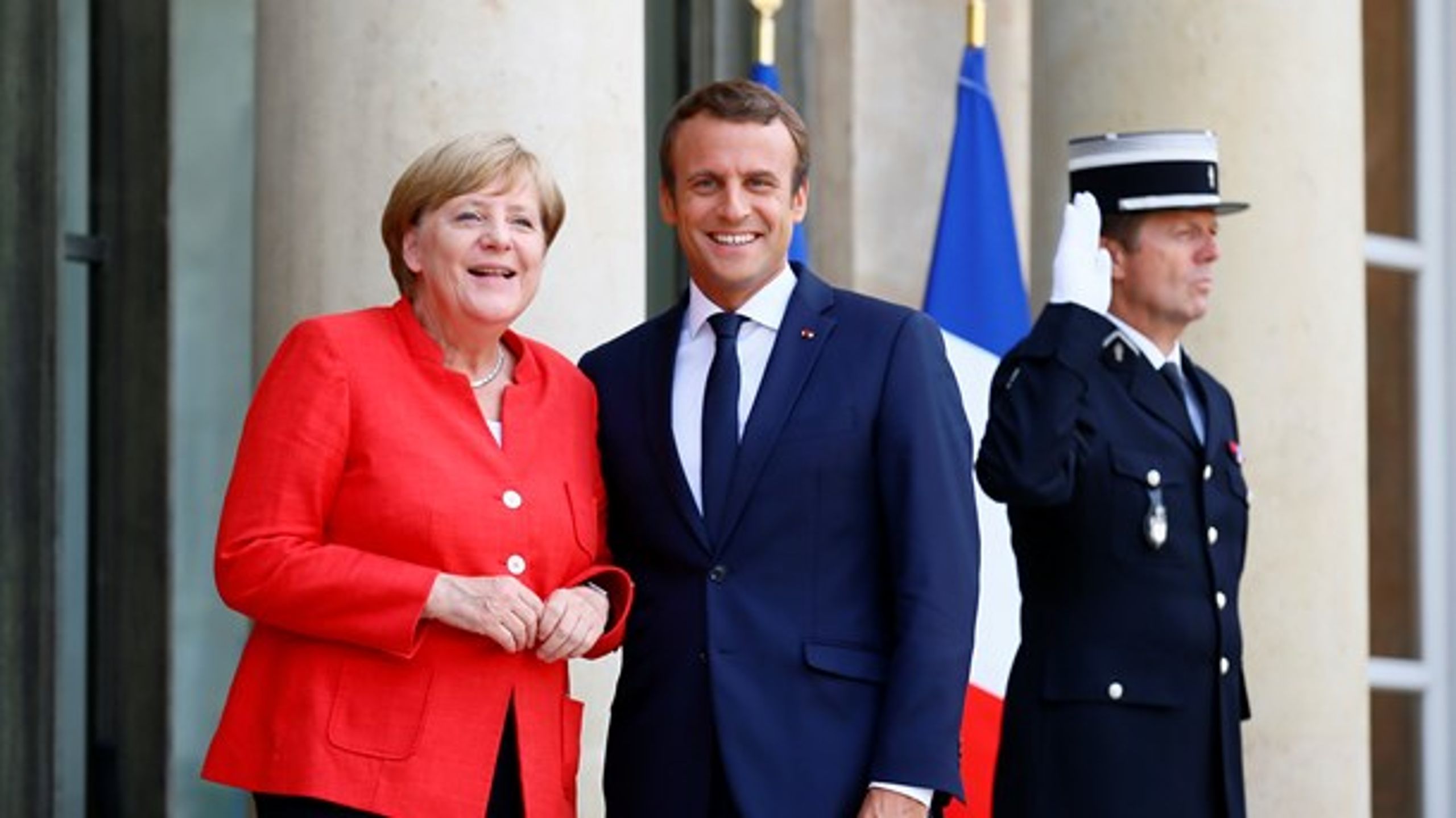 Angela Merkel og Emmanuel Macron er enige om at arbejde for en fælles europæisk forsvars- og sikkerhedspolitik.&nbsp;