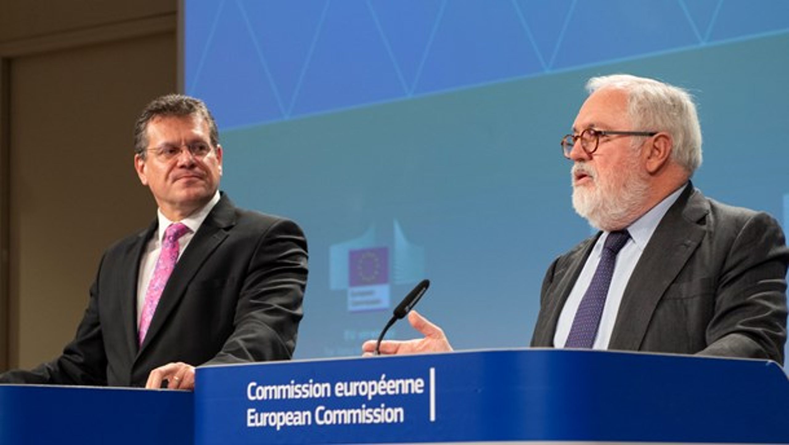 EU skal være klimaneutral i 2050, mener kommissær for EU's energiunion Maroš&nbsp;Šefčovič (t.v.) og klimakommissær&nbsp;Miguel&nbsp;Arias Cañete (t.h.).
