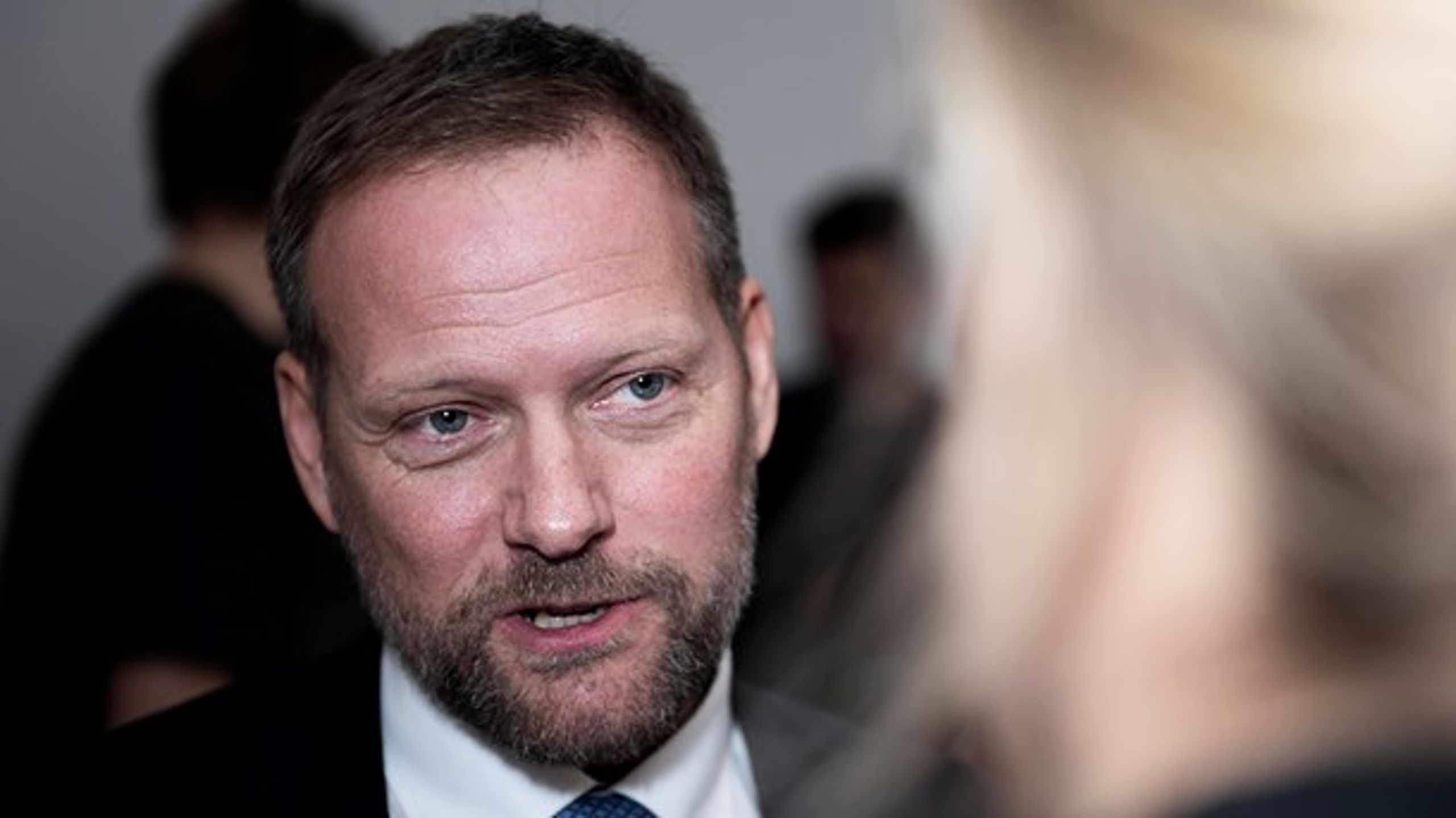 Dansk Folkepartis finansordfører René Christensen fortæller, at partiet særligt har kæmpet for midler til at få nedbragt sagsbehandlingstiden i Erstatningsnævnet.