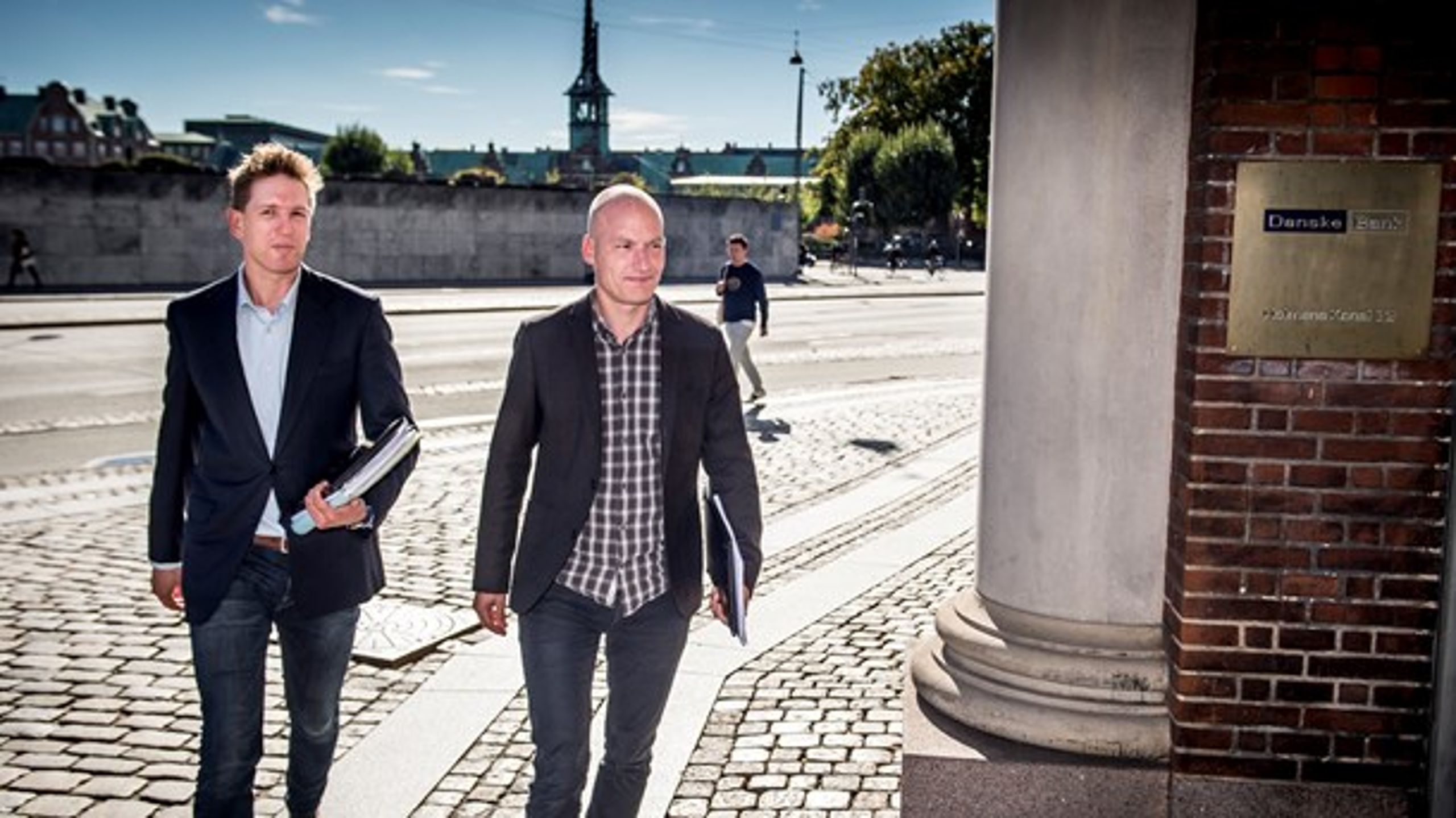 Rune Lund (EL) og Pelle Dragsted (EL) ankommer til møde med Danske Banks ledelse. September 2018.<br>