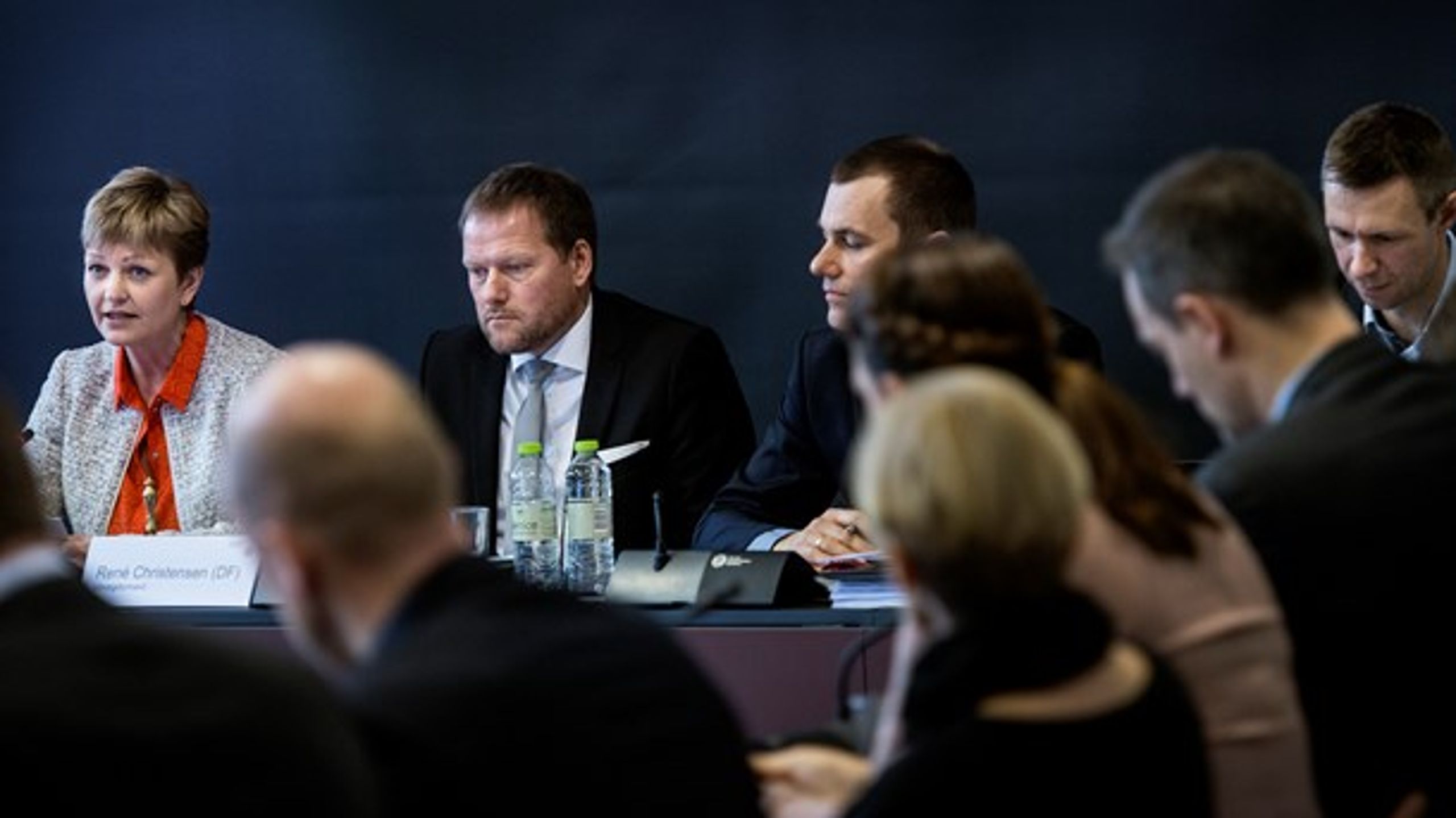 Den daværende miljø- og fødevareminister Eva Kjer Hansen (V) til høring i sit udvalg 23. februar 2016. Et eksempel på den geniale ordning med ordførerskaber og udvalgsopdelinger, mener Torsten Buhl.