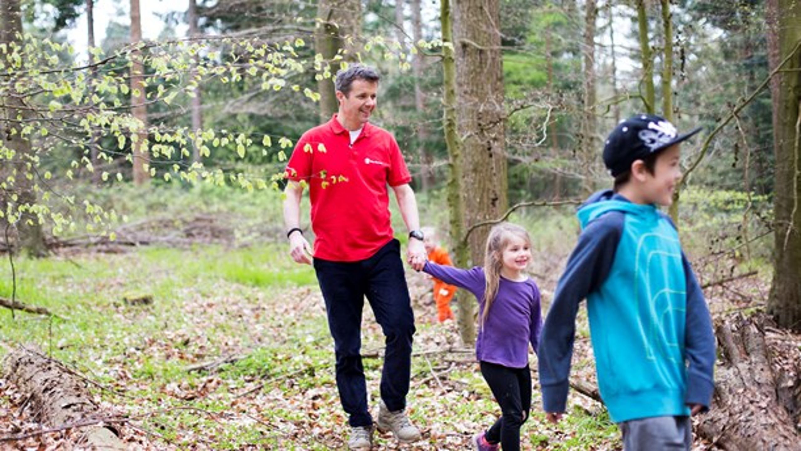 I 2017 var Kronprins Frederik i Svanninge Bjerge sammen med Red Barnet og en gruppe børn. Nu skal et nyt laboratorium gøre den sociale naturværdi op.&nbsp;