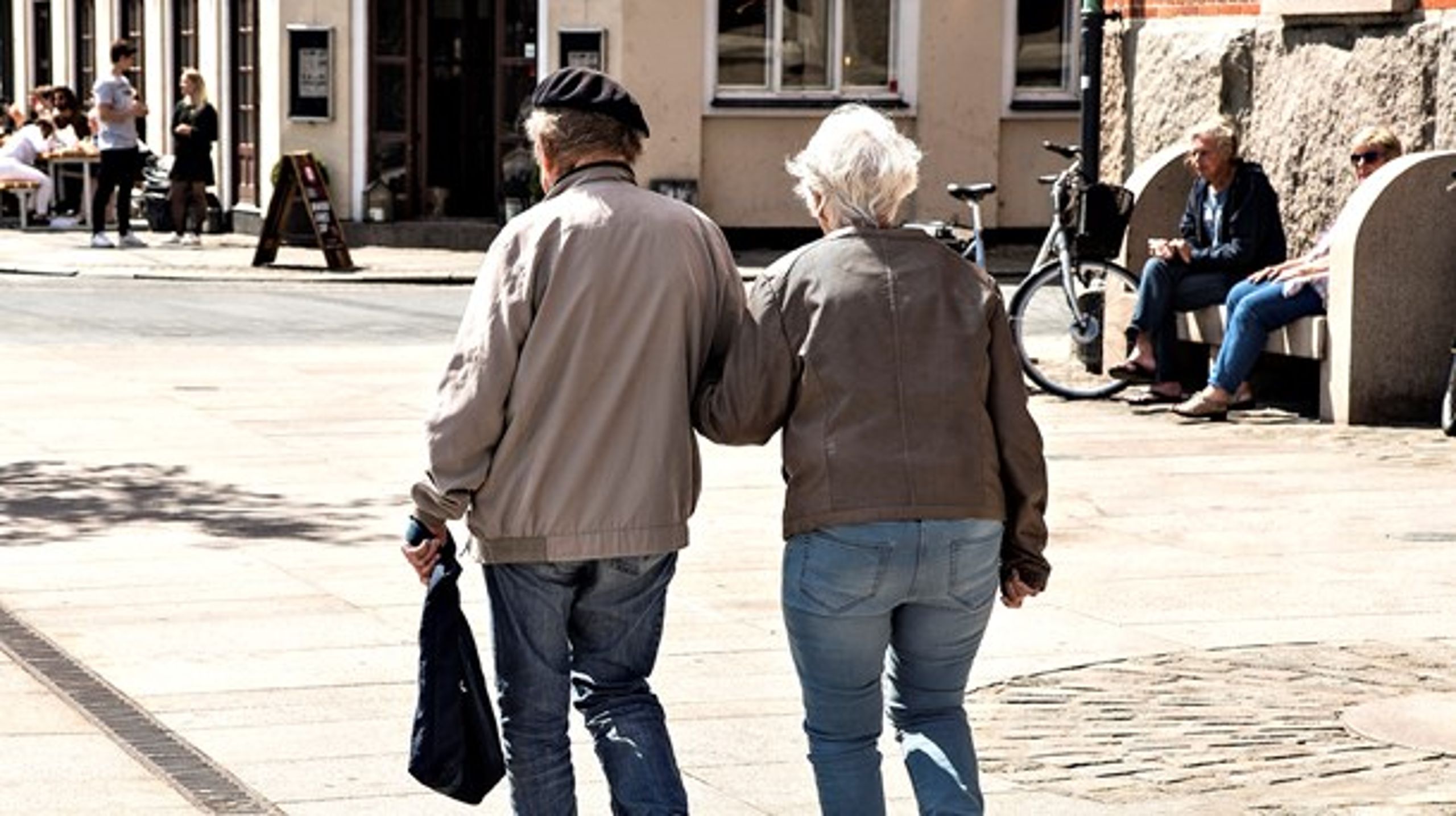 Et af forslagene i den nye model er at udvide målgruppen for seniorførtidspension, så flere kan få glæde af den, skriver Thorkild Olesen (DH) og Lars Qvistgaard (AC).