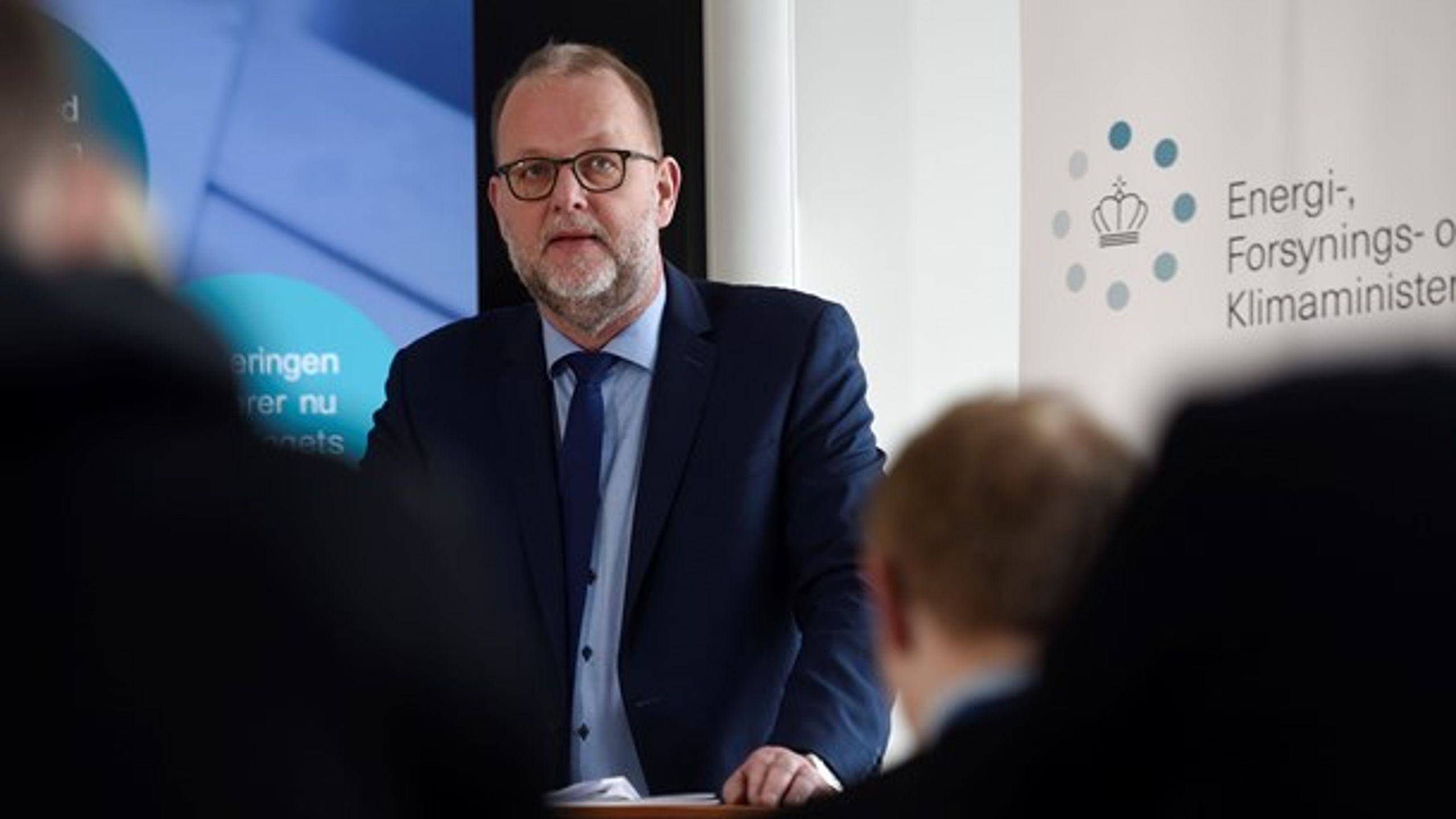 Debatten om konkurrencen på det danske bredbåndsmarked har ført til, at forsyningsminister Lars Christian Lilleholt (V) blev indkaldt i samråd.