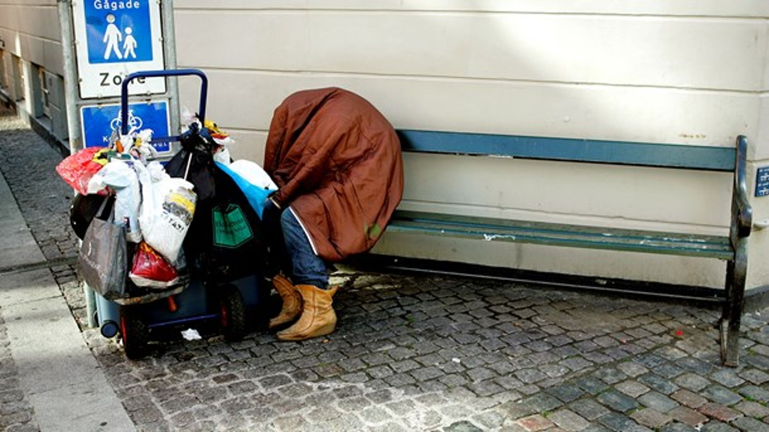 Det halter med at skabe permanente boligløsninger for hjemløse i Danmark, skriver Lars Benjaminsen.<br>