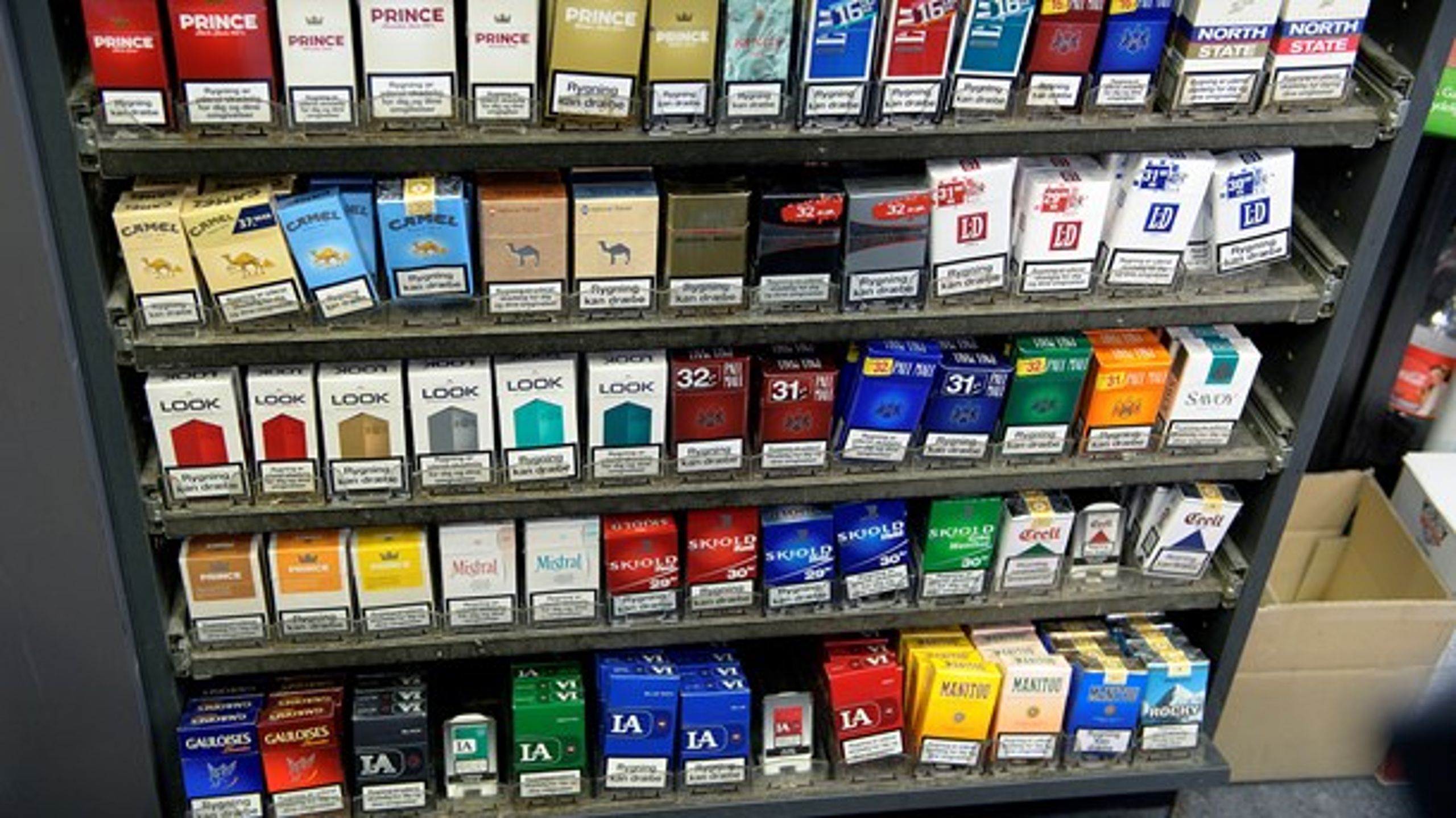 Løkke har flere gange lovet, at Venstre i valgkampen vil komme med deres holdning til højere priser på cigaretter.
