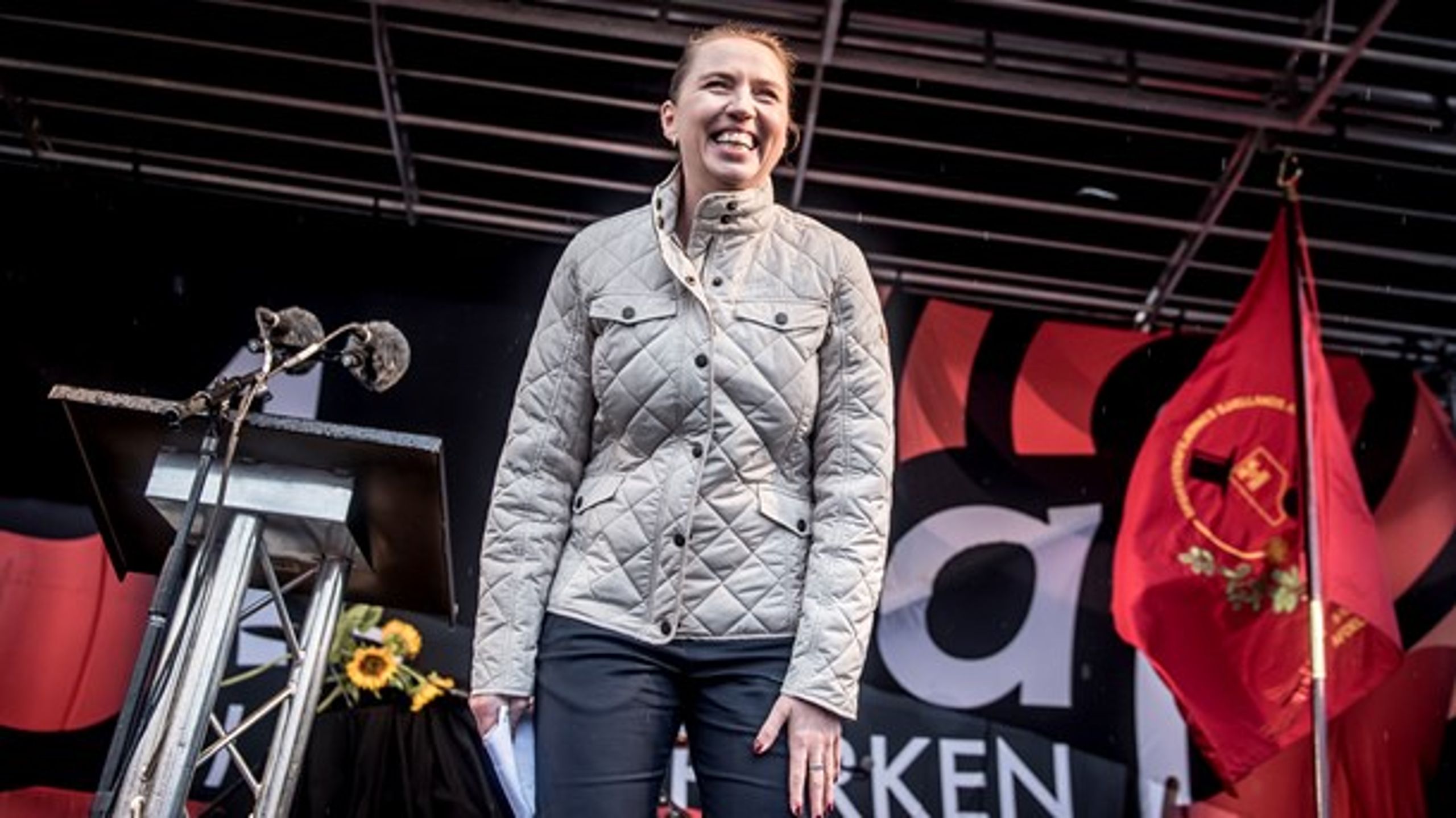 S-formand Mette Frederiksen har god grund til at smile stort igen, når hun indtager den store scene i Fælledparken i forbindelse dette års markering af 1. maj.&nbsp;