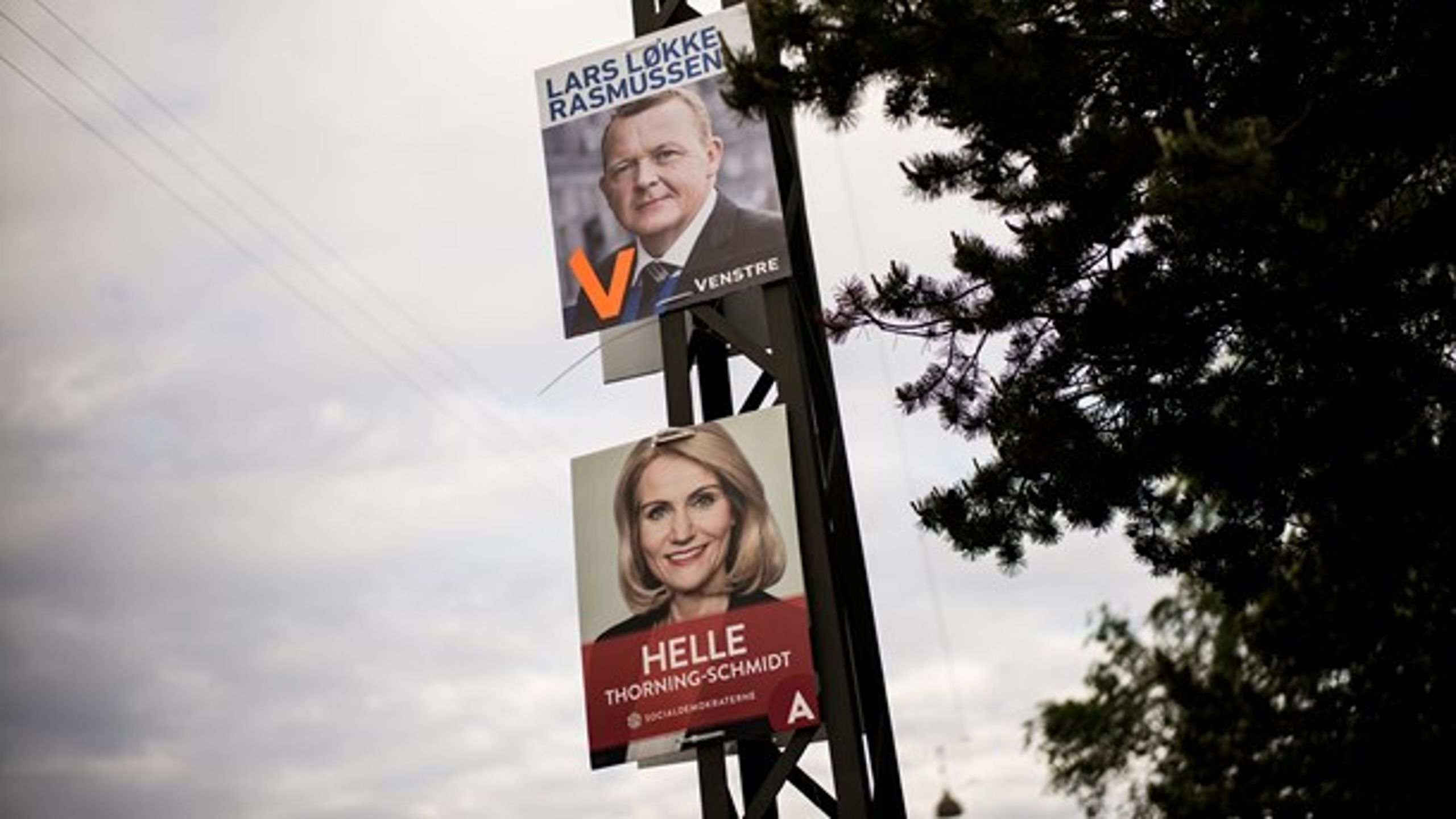 Snart vil valgplakater til både folketingsvalg og europaparlamentsvalg&nbsp;være synlige i de danske lygtepæle.