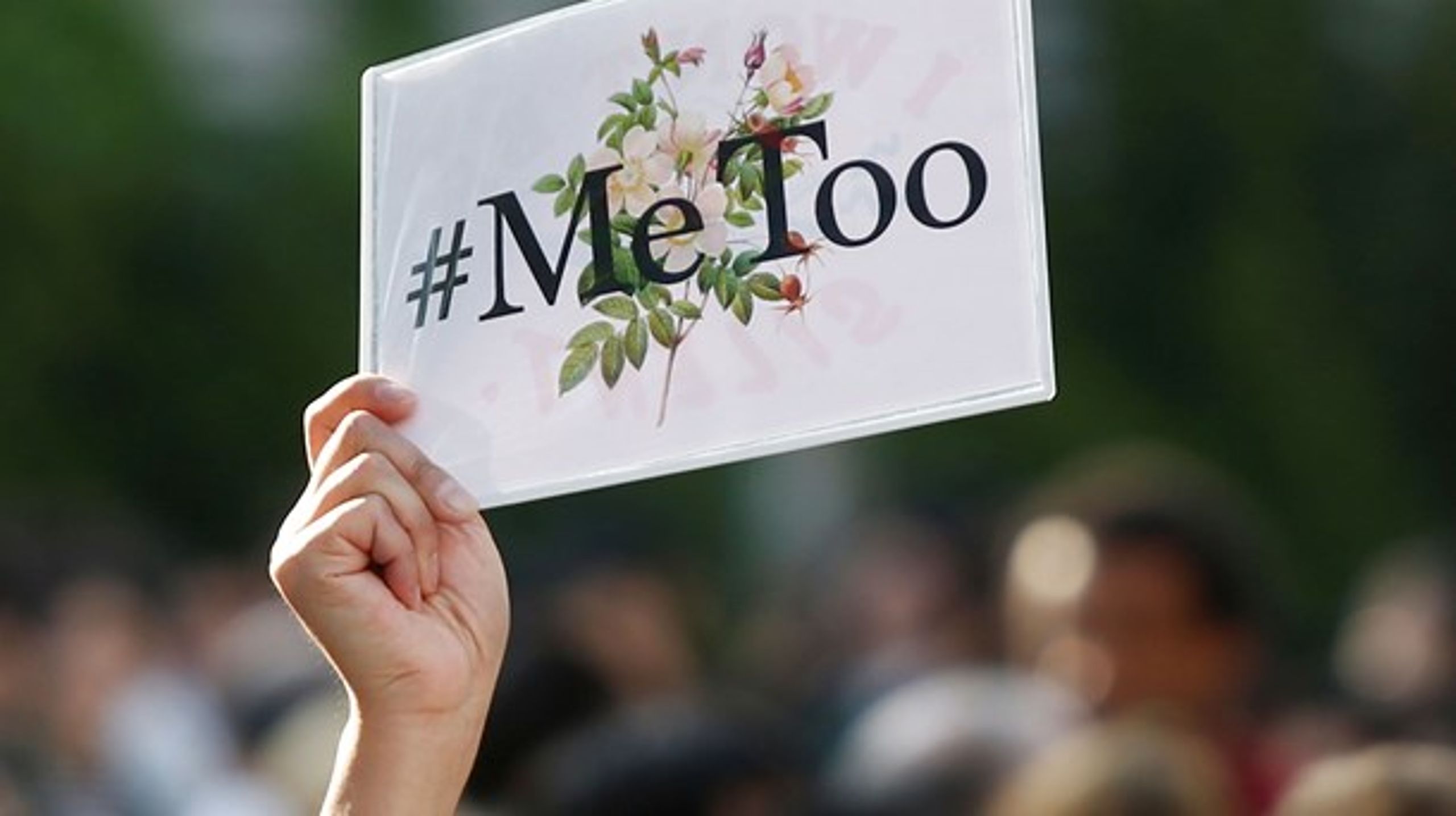 Hashtagget #Metoo blev et globalt virtuelt forsamlingshus, hvor man kunne tale om krænkelser.<br>