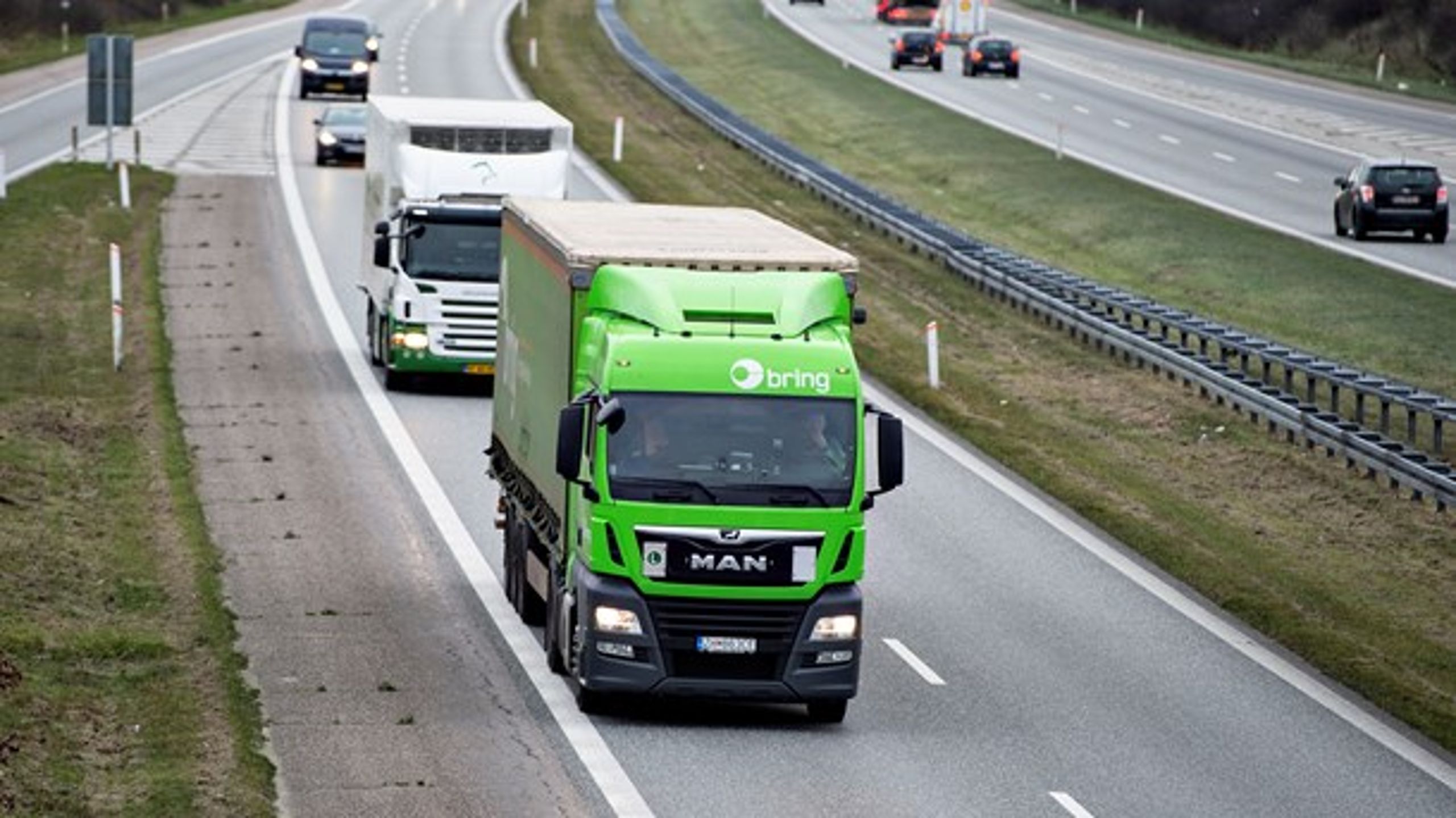 Den nye person på transportministerposten skal&nbsp;arbejde for en brugbar vejpakke i EU, der skal sikre bedre vilkår for lastbilchauffører, mener&nbsp;Erik Østergaard.