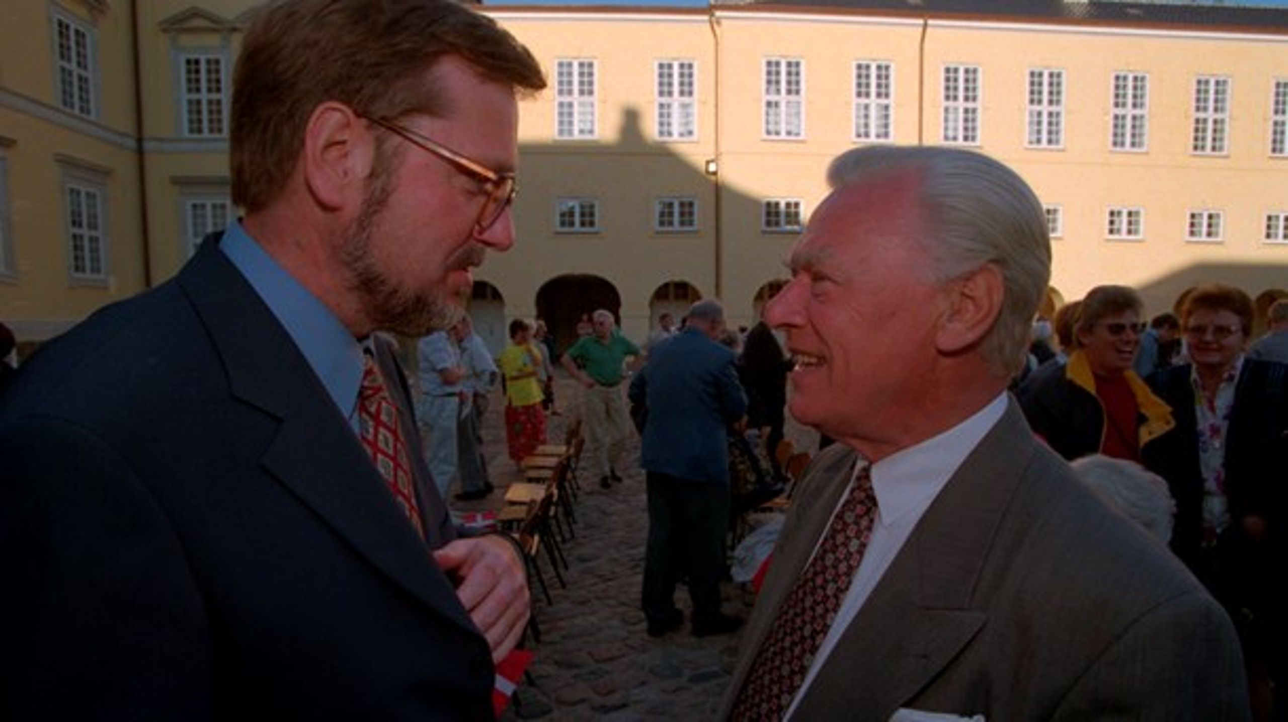 Per Stig Møller (K) og forhenværende statsminister Poul Schlüter til grundlovsmøde på Frederiksberg Slot.