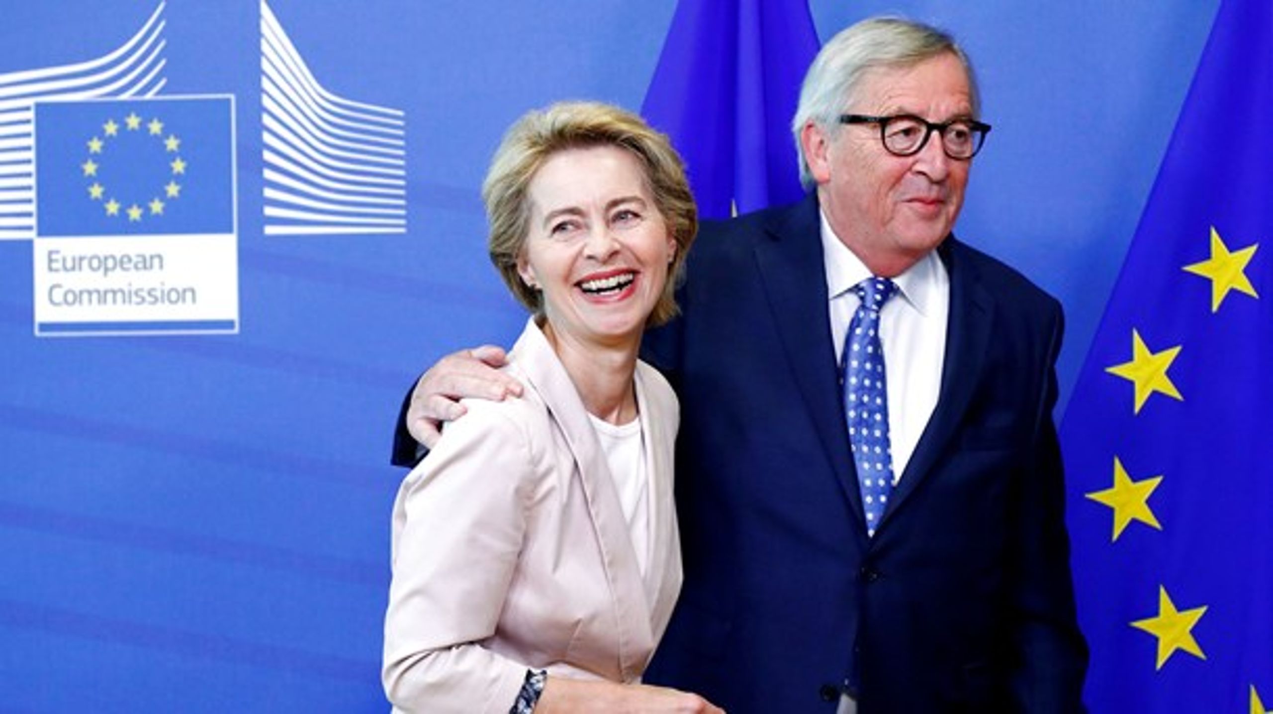Tyske Ursula von der Leyen overtager den mest magtfulde post i EU. Her ses hun med den nuværende kommisionsformand, Jean-Claude Juncker.