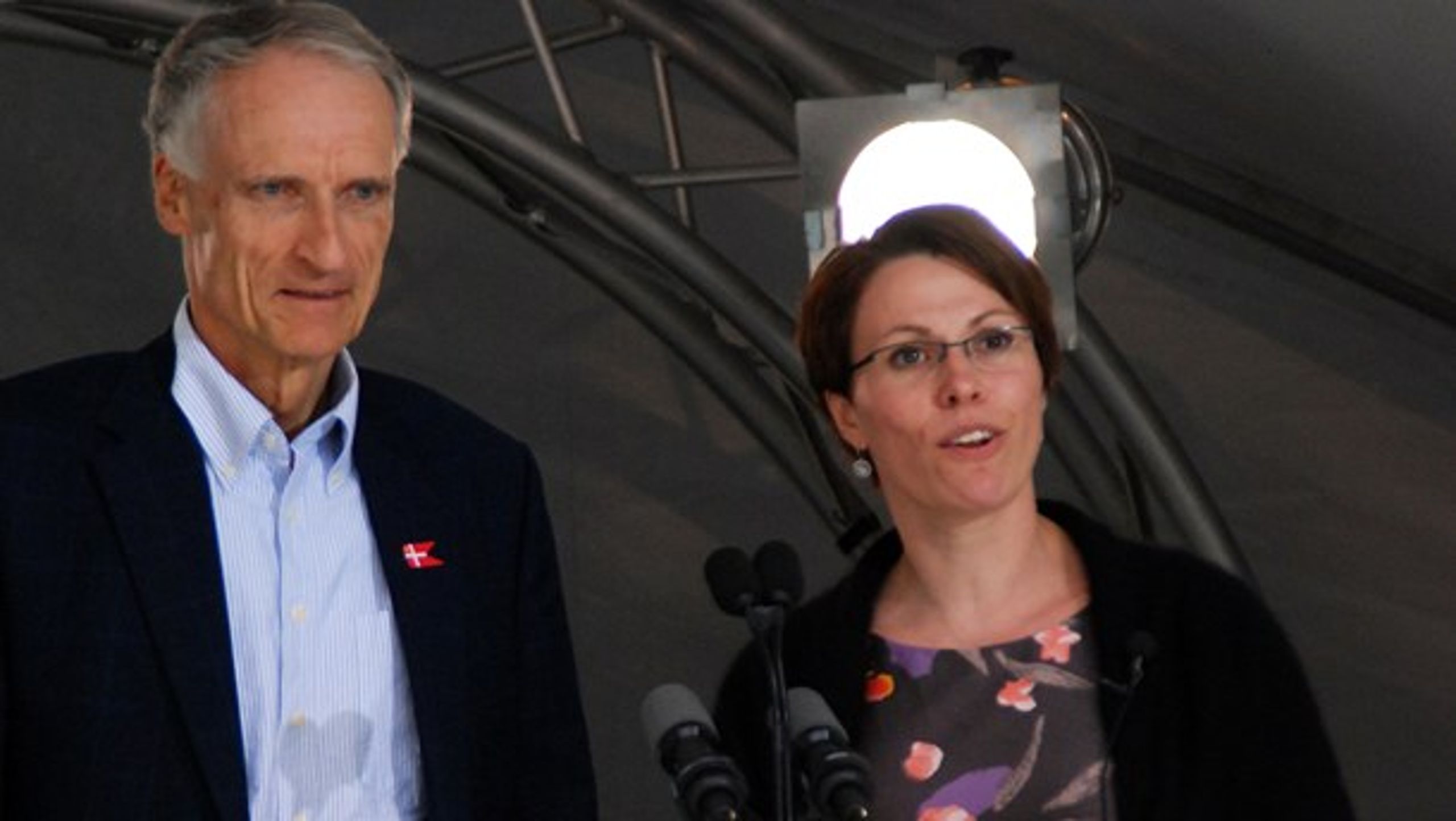 Folkemødets forældre Bertel Haarder (V) og Winni Grosbøll (S) dengang i 2011, da det hele startede. Politikerleden var drønet i bund gennem de ti år forud. Fra 2019 er det omsider vendt.
