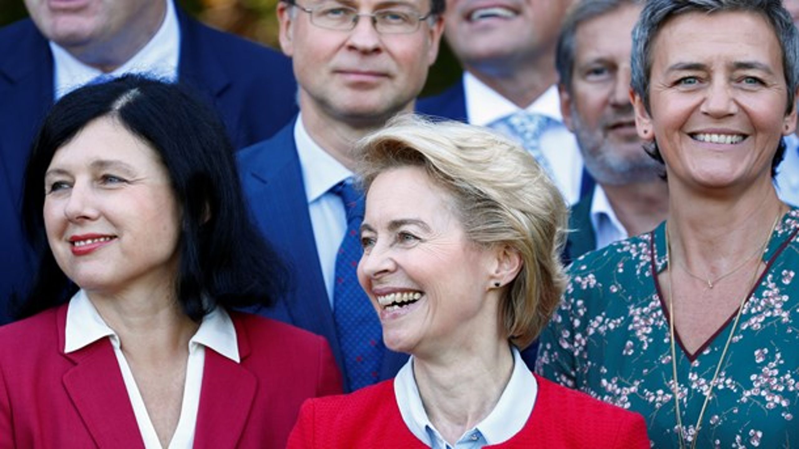 På billedet er fra venstre udpeget næstformand i kommissionen Vera Jourova, kommende kommissionsformand Ursula von der Leyen og nuværende konkurrencekommisær og kommende ledende næstformand Margrethe Vestager.