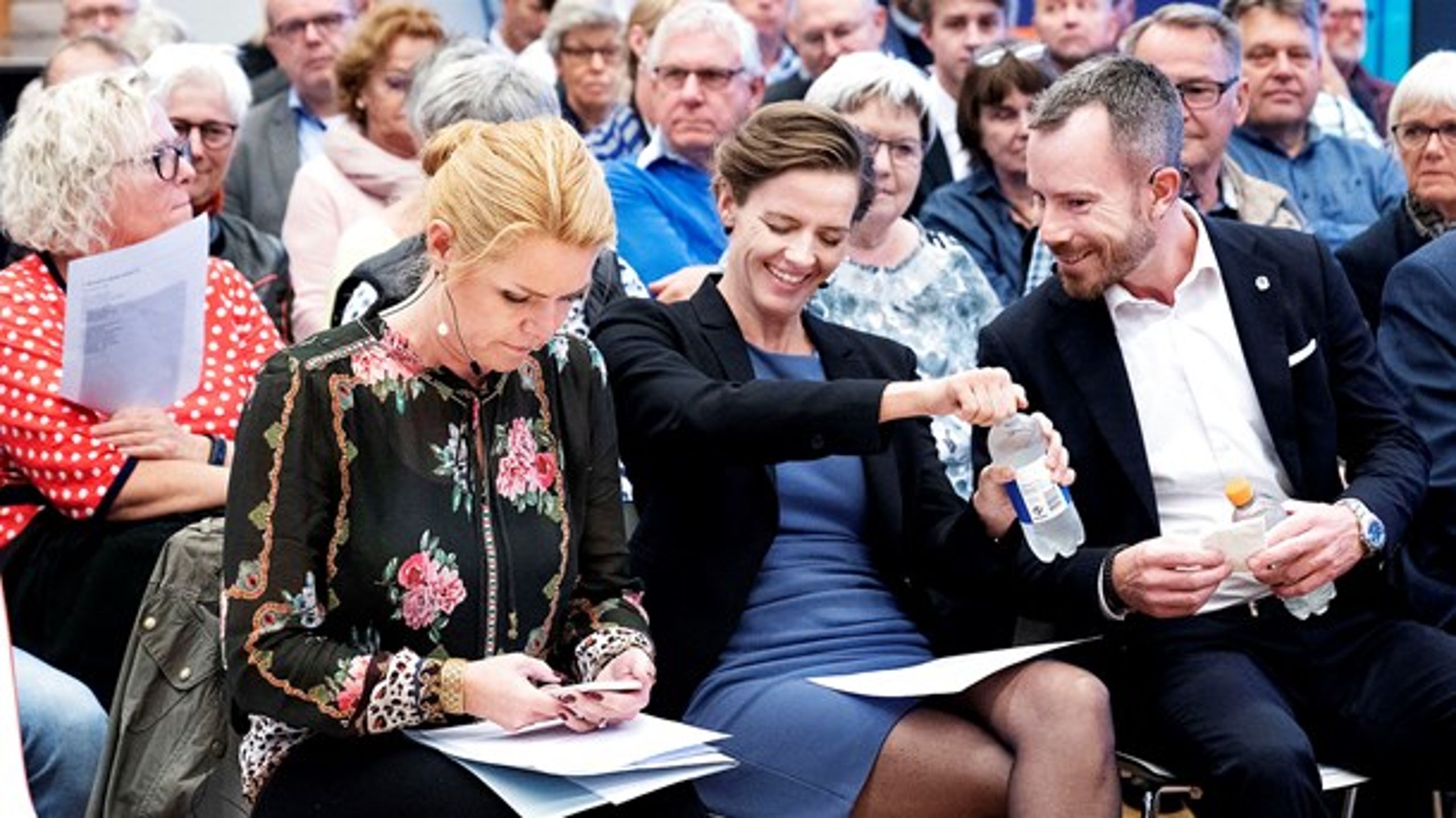 Kandidaterne til næstformandsposten i Venstre&nbsp;Inger Støjberg og Ellen Trane Nørby samt formandskandidat Jakob Ellemann-Jensen er på turné for at møde medlemmerne før valget lørdag 21. september. Her er de i Region Sjælland.